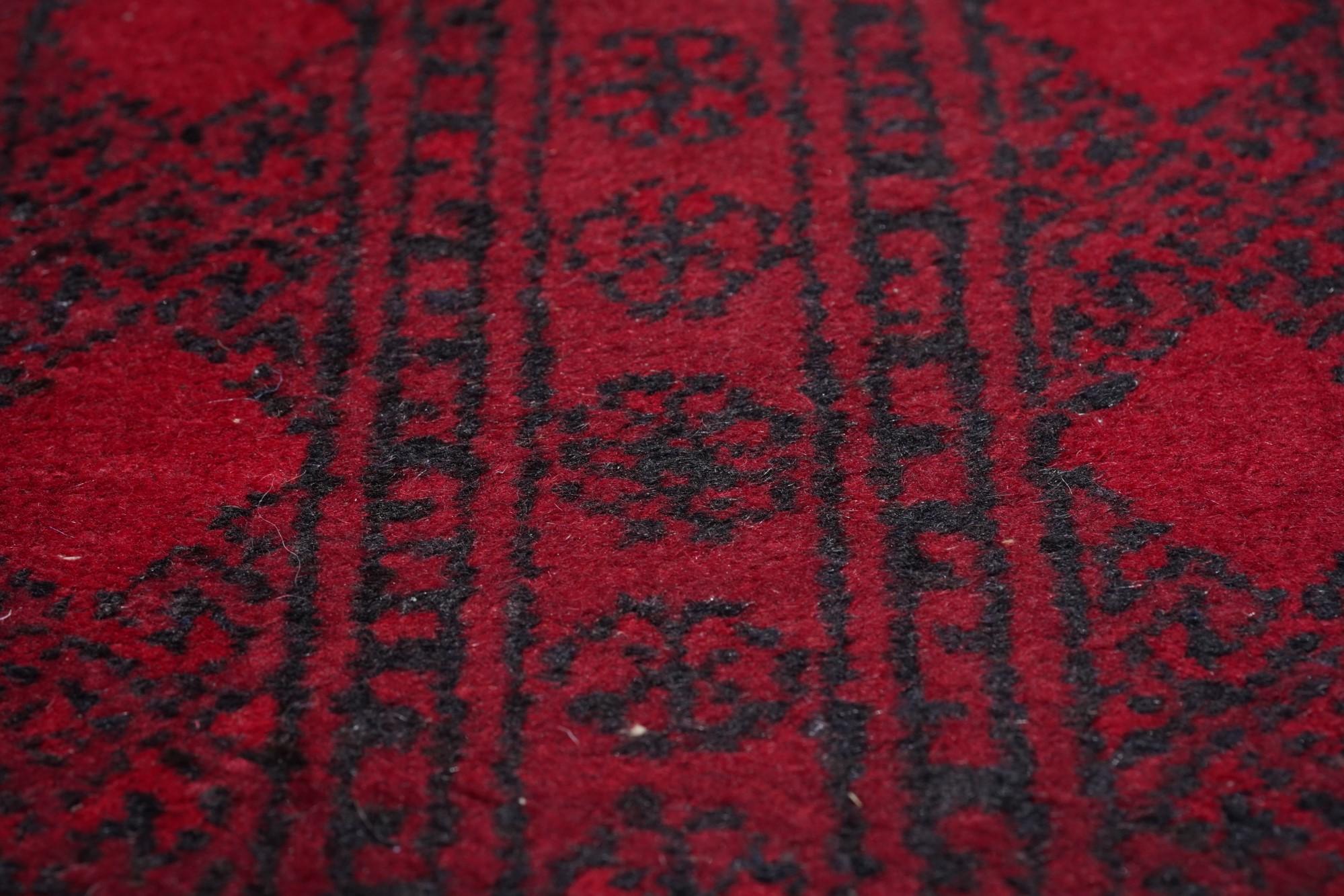 Turkmenischer Teppich 6'8'' x 9'4'' im Angebot 2