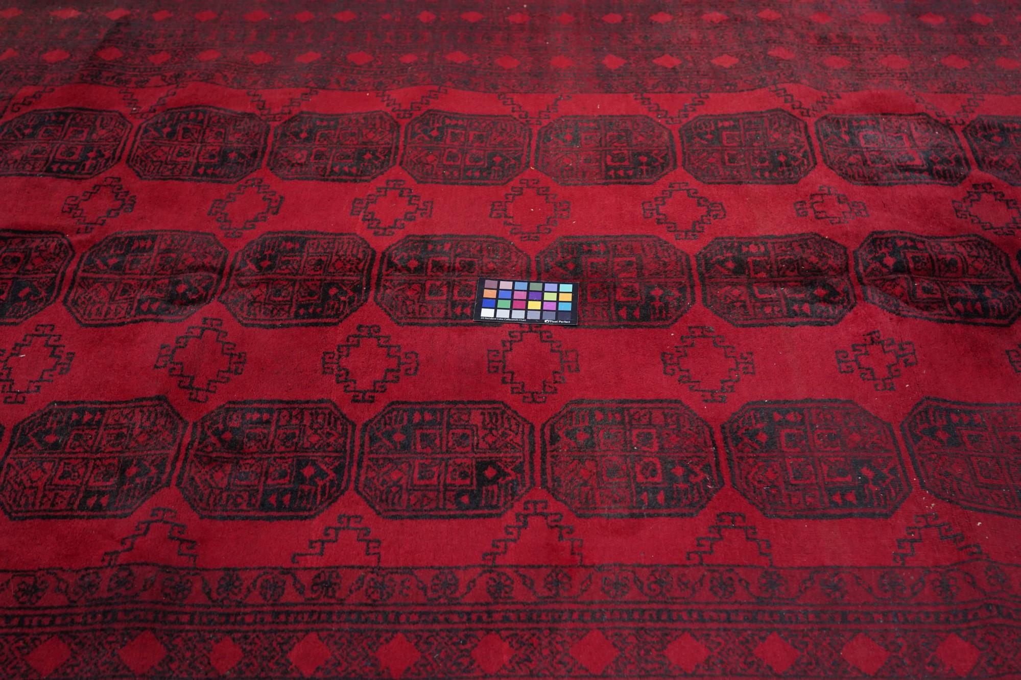 Turkmenischer Teppich 6'8'' x 9'4'' im Angebot 4