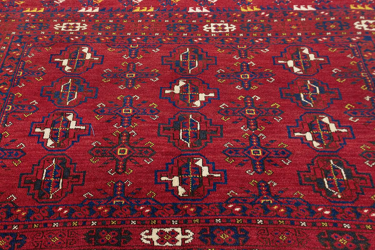 Turkmenischer Teppich Tekke Chuval im Zustand „Gut“ im Angebot in Ferrara, IT