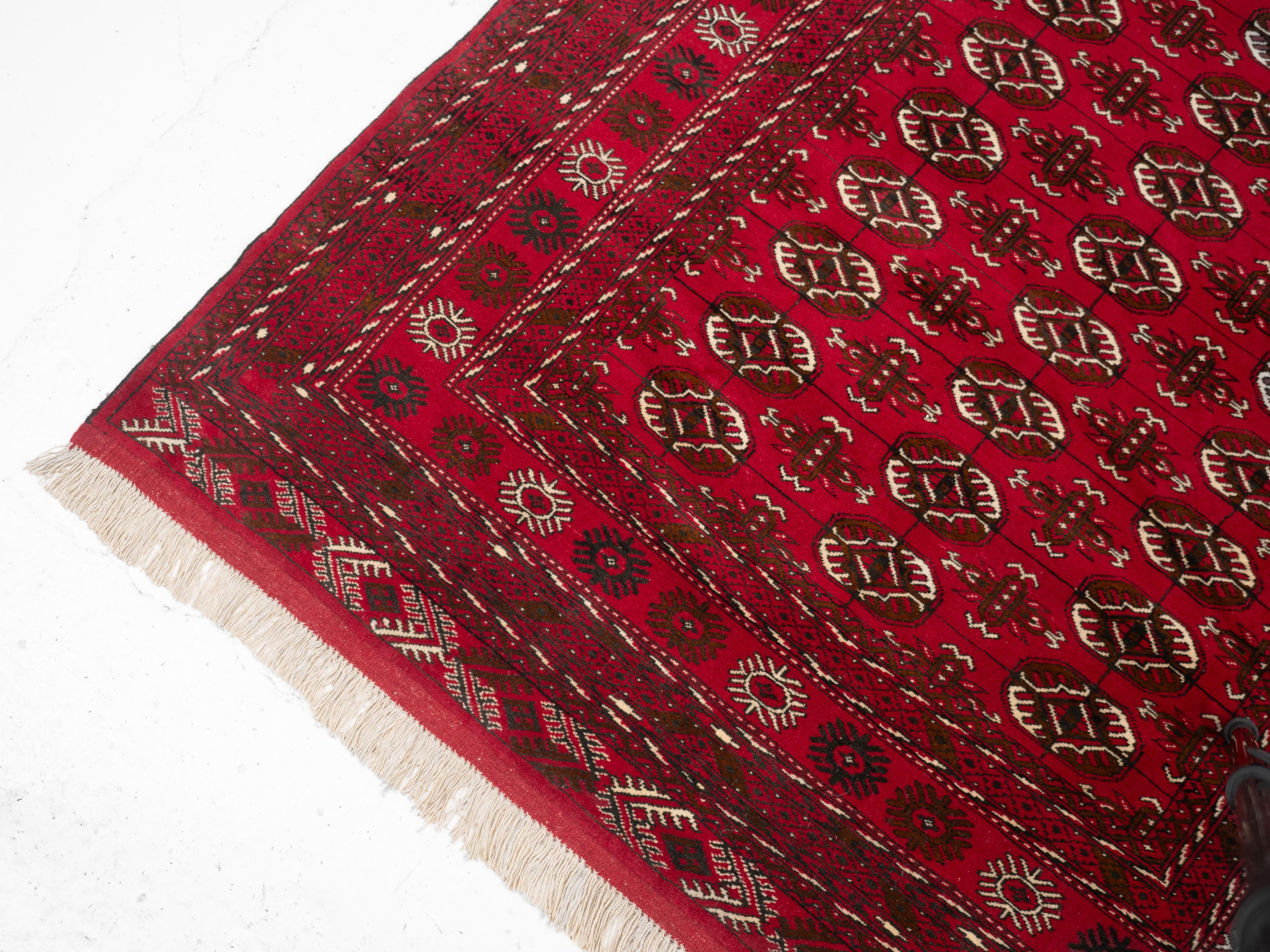 Turkmen Tekke Handwoven Rug Mid-Late 20th Century (Oriental Turkomen) en vente 4