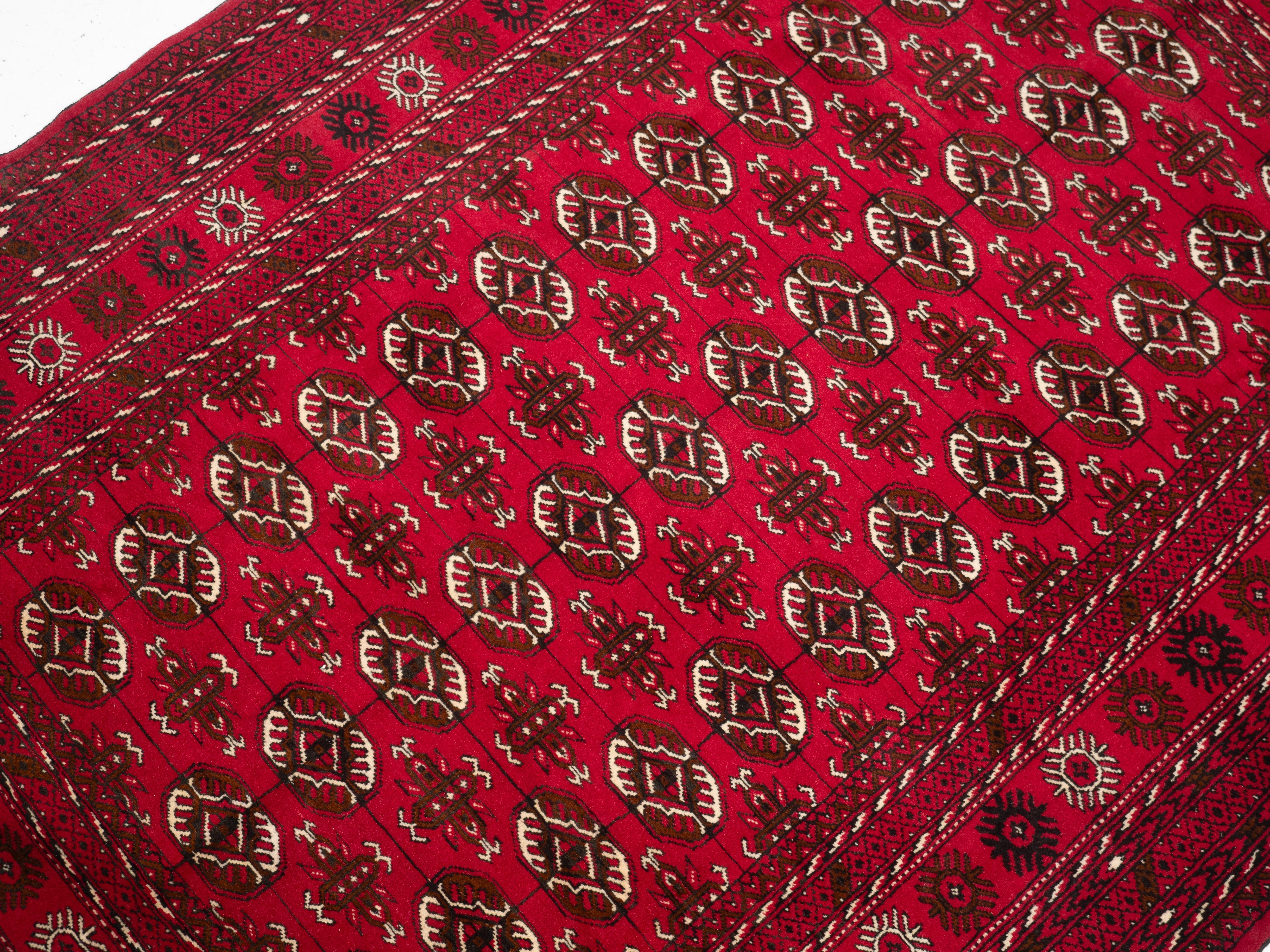 Turkmen Tekke Handwoven Rug Mid-Late 20th Century (Oriental Turkomen) en vente 6
