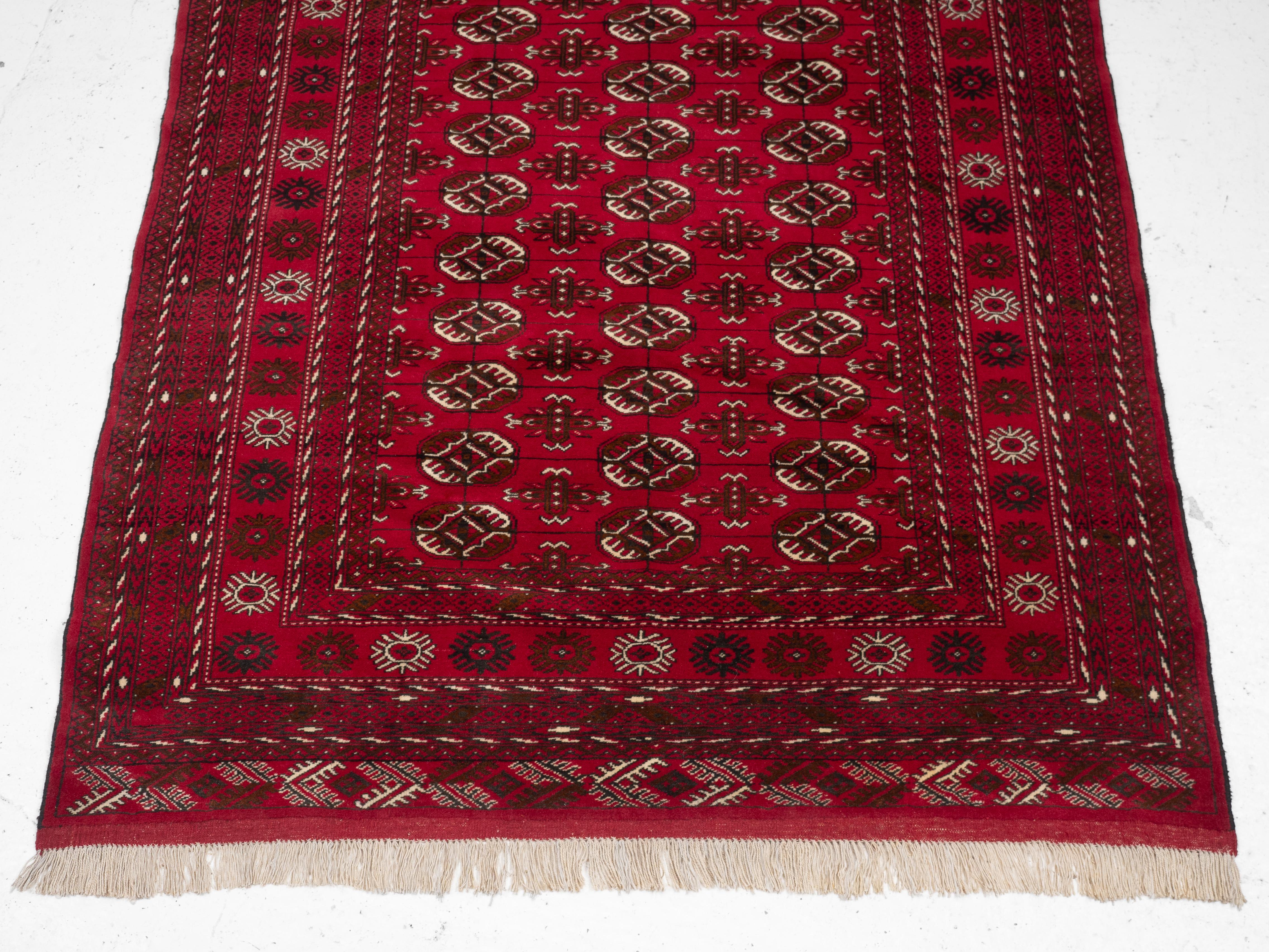 XIXe siècle Turkmen Tekke Handwoven Rug Mid-Late 20th Century (Oriental Turkomen) en vente