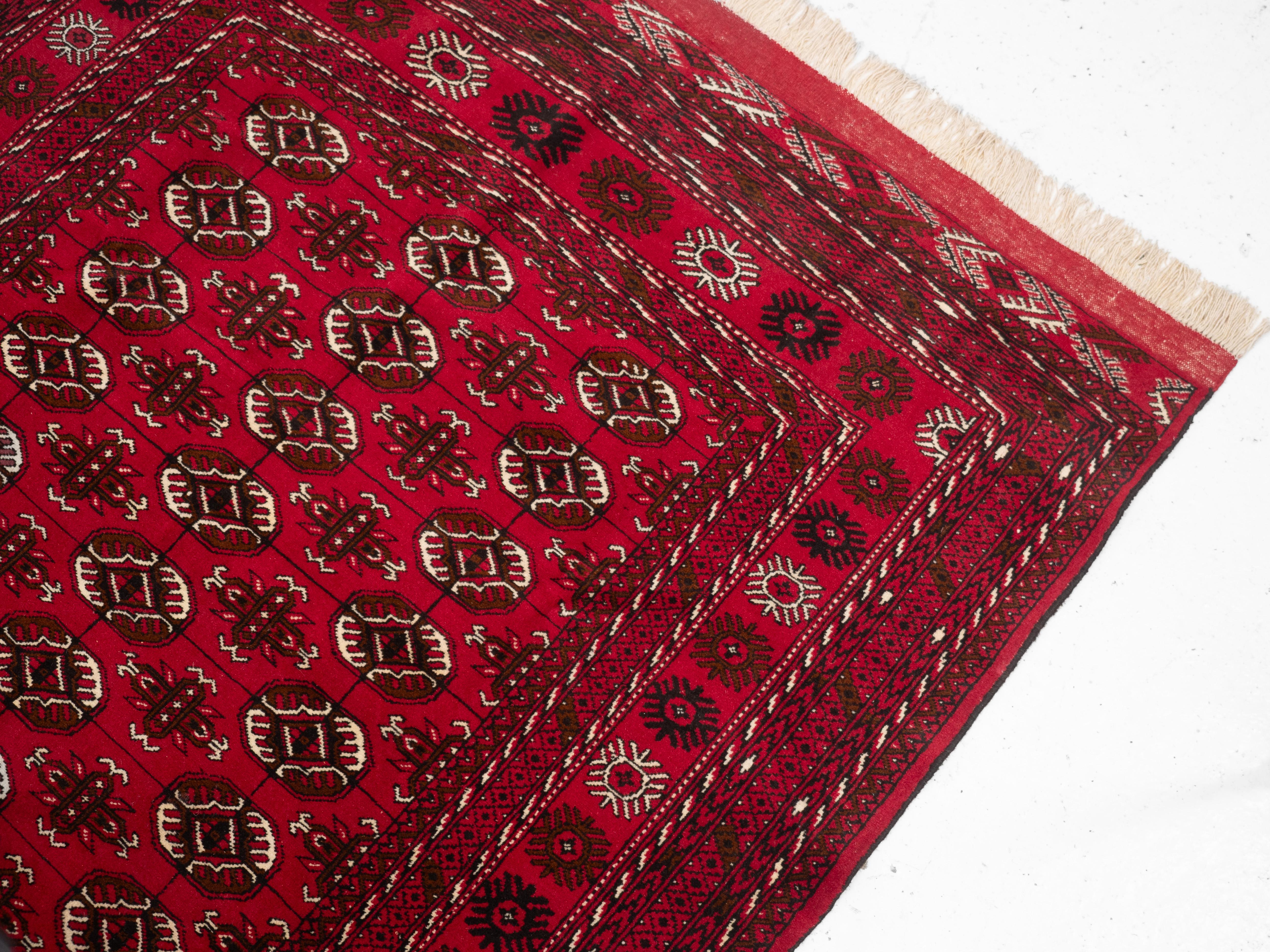 Turkmen Tekke Handwoven Rug Mid-Late 20th Century (Oriental Turkomen) en vente 3