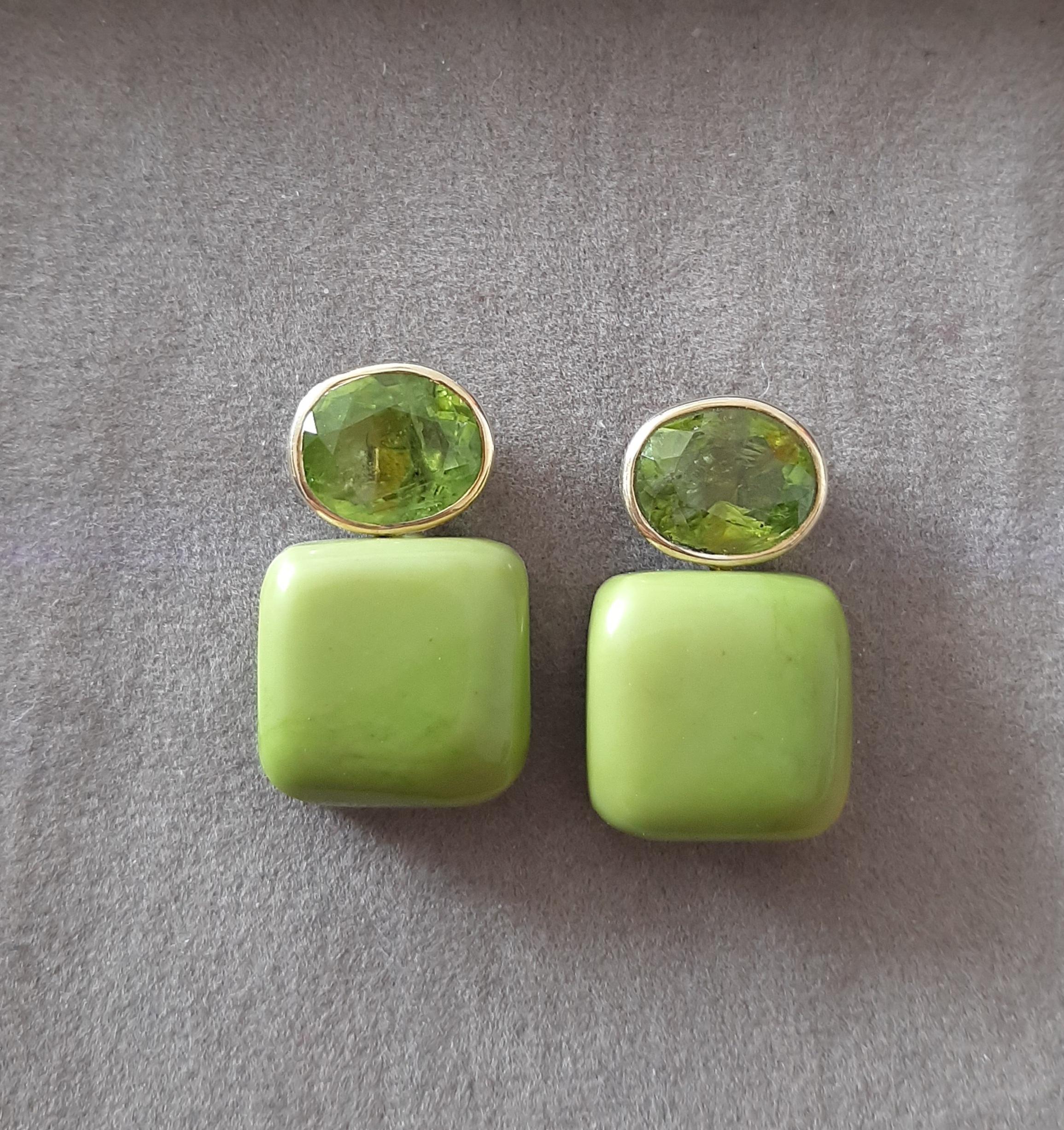 Orecchini a perno in oro massiccio 14k con turchese verde del Turkmenistan a forma di cuscino e peridoto in vendita 5