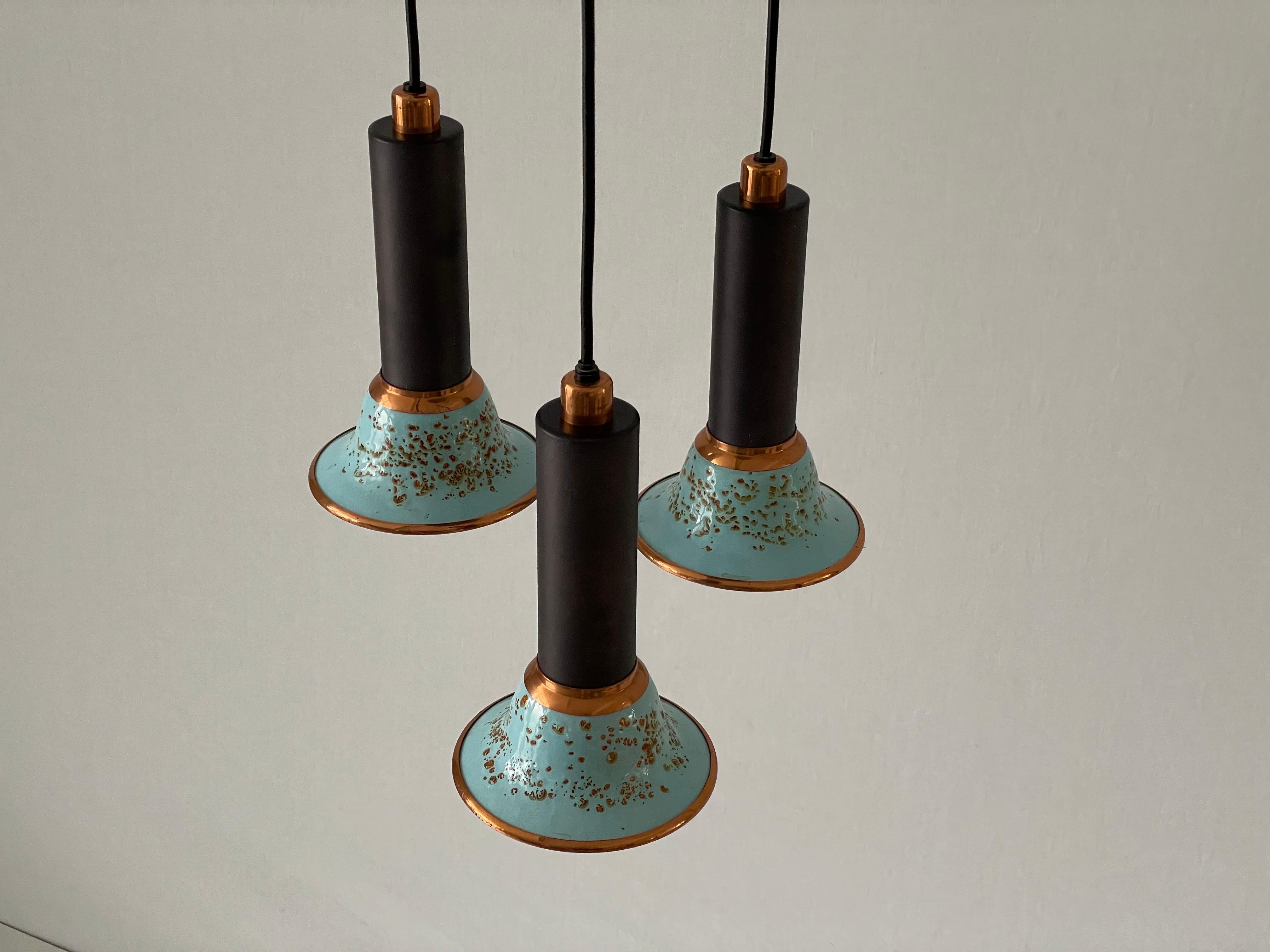 Turkois Enamel 3 Shade Cascade Lamp by VEB Leuchten, 1960s, Germany In Excellent Condition For Sale In Hagenbach, DE