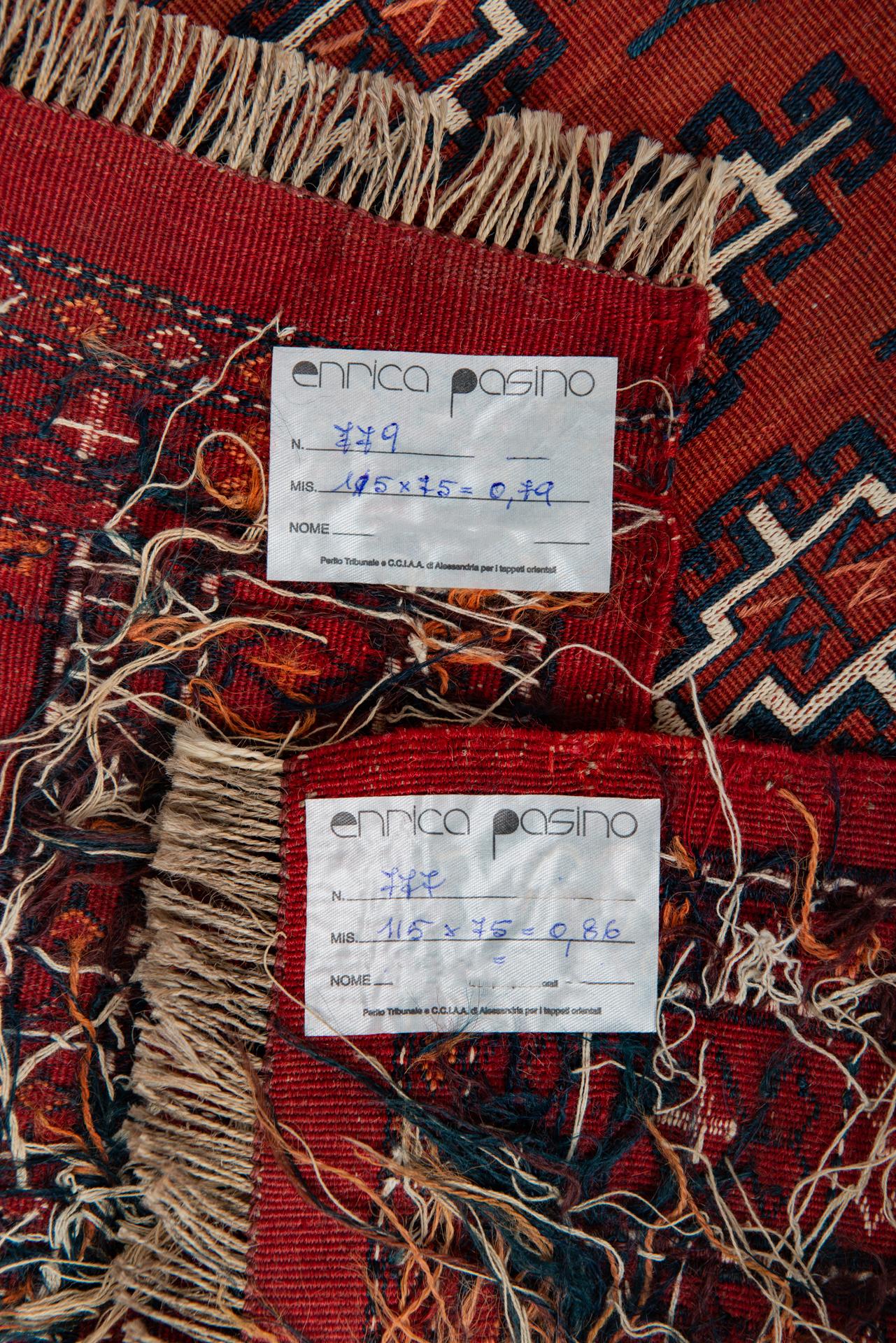 Nr. 777 und 779 -  Antike seltene Paar Turkoman Teppich Tasche Gesichter. Sehr interessant für einen Sammler, aber auch für eine breite Palette von Einrichtungsstilen geeignet: von rustikal über traditionell bis modern. Ihre Größe ist leicht zu