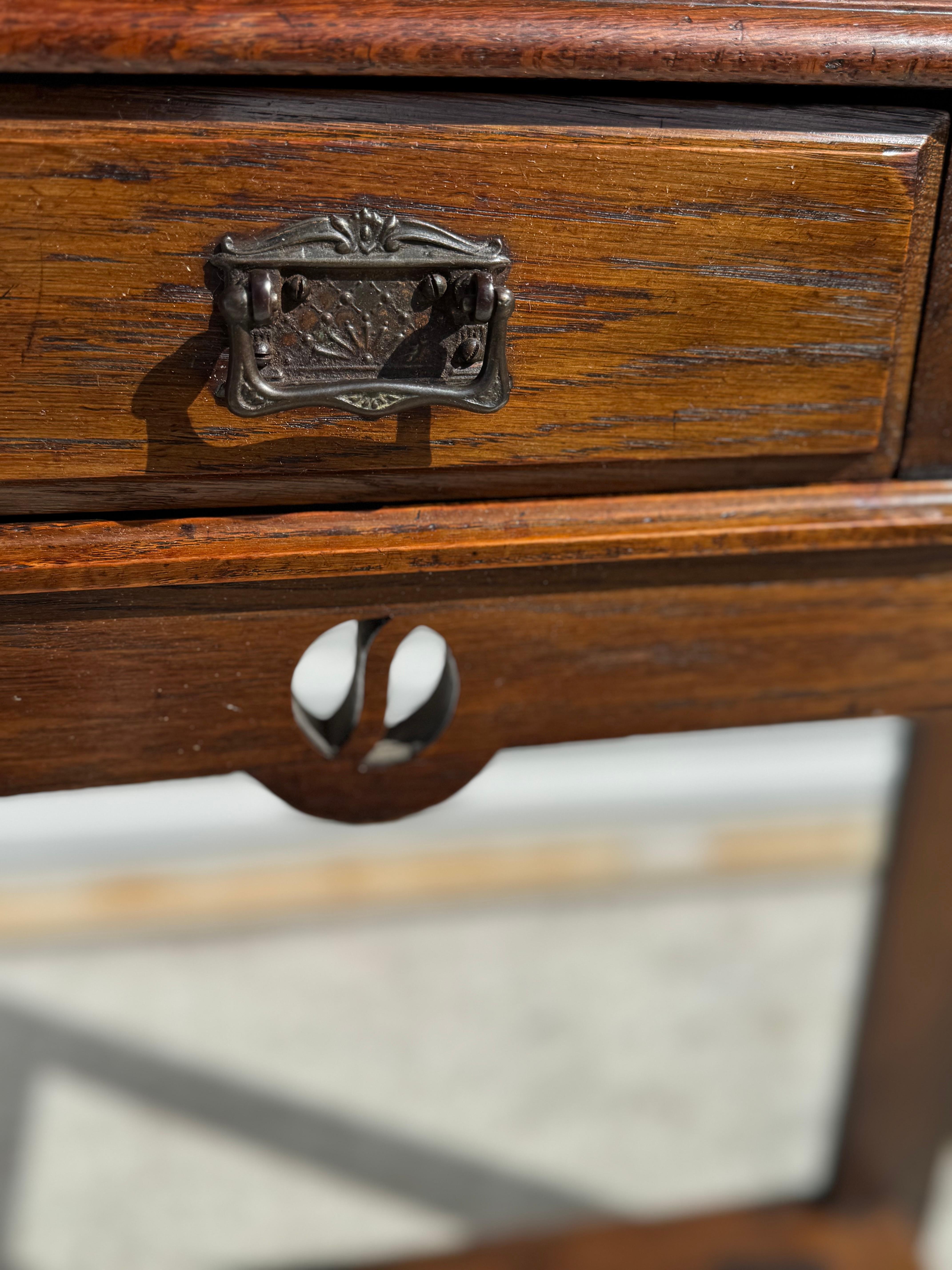 Inizio XX secolo Portaombrelli in Oak di fine secolo, arte e artigianato in vendita