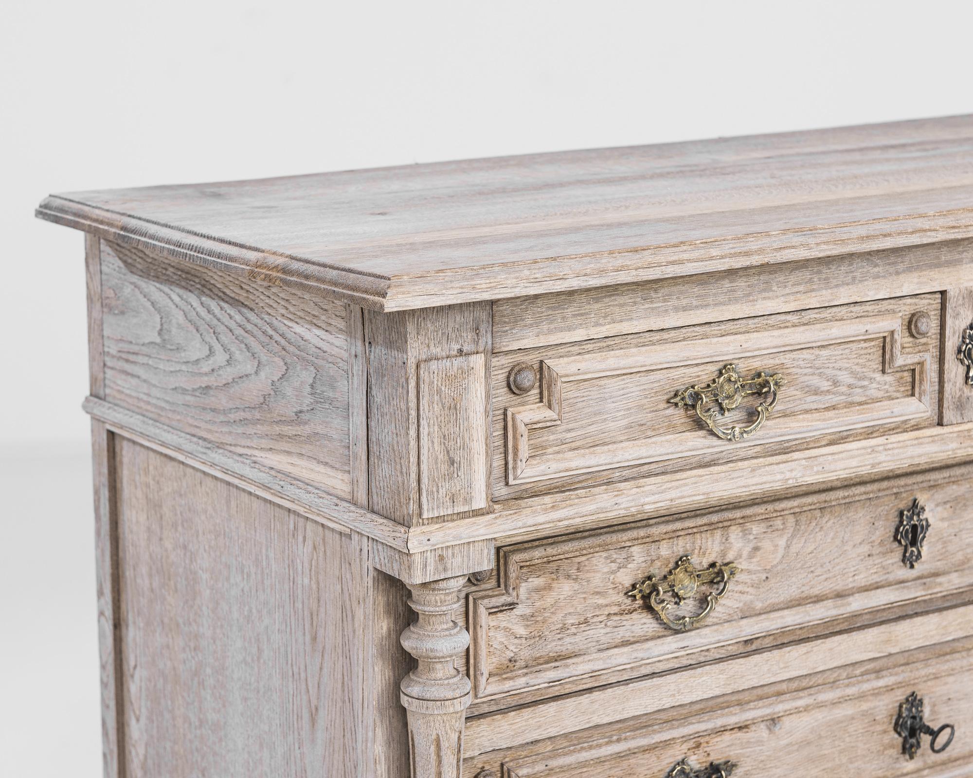 Turn of the Century Bleached Oak Drawer Chest In Good Condition For Sale In High Point, NC