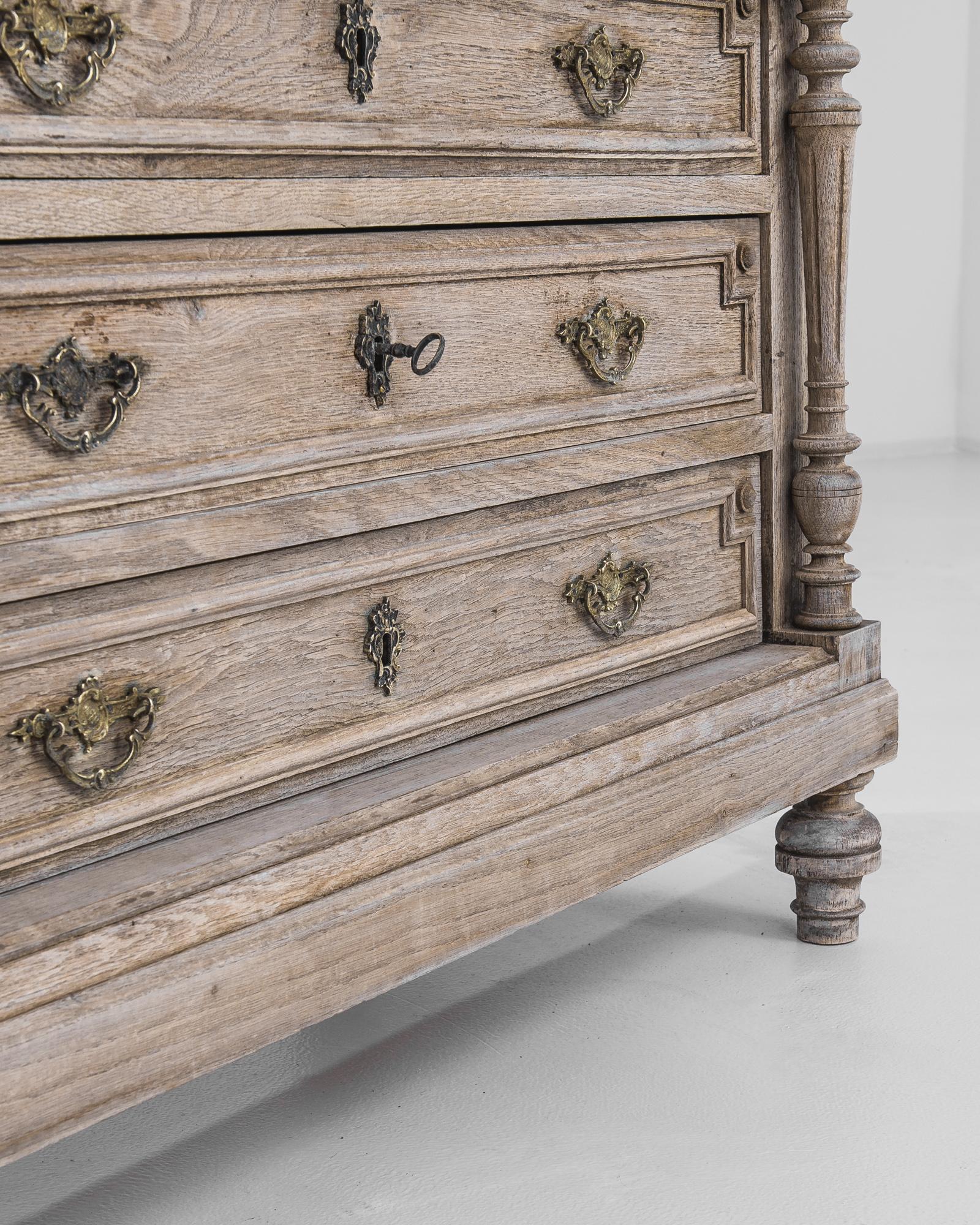 Turn of the Century Bleached Oak Drawer Chest For Sale 3