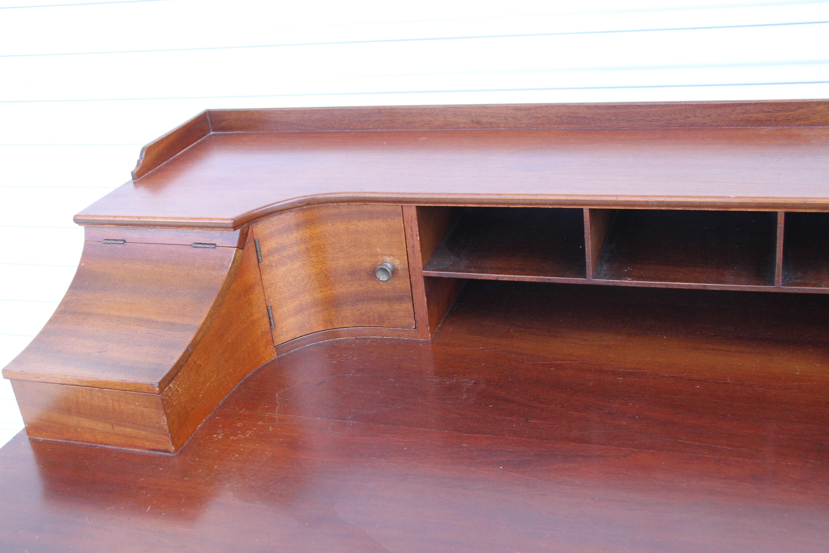 20th Century Turn of the Century Carlton House Desk For Sale