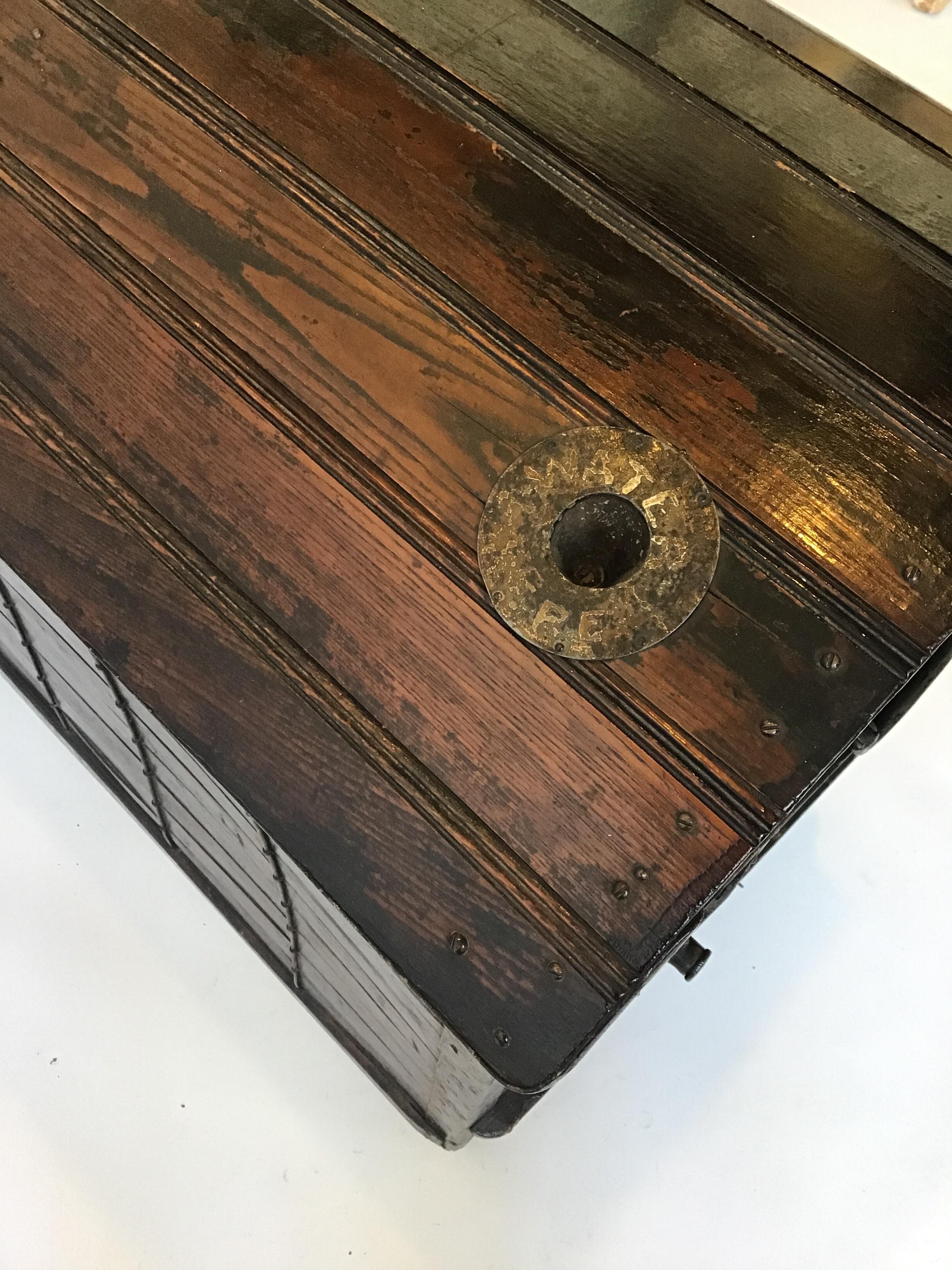 Turn of the Century Dog Crate For Sale 6
