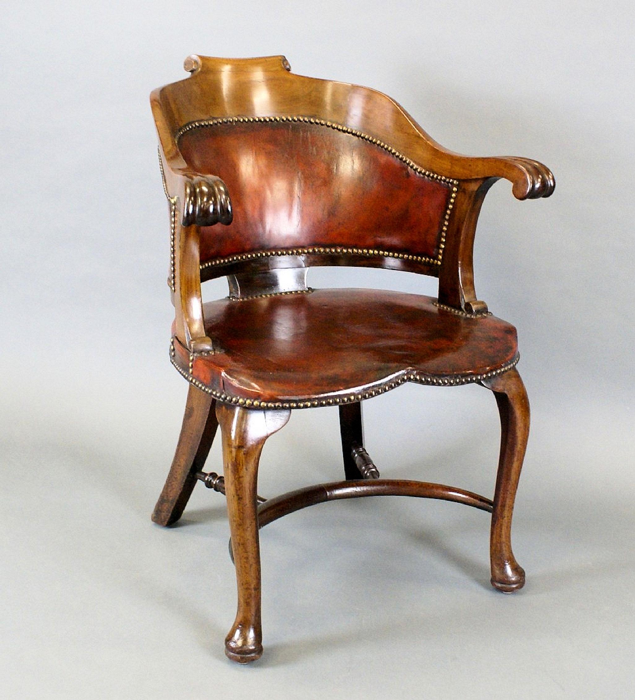 British Turn of the Century English Leather and Walnut Armchair For Sale