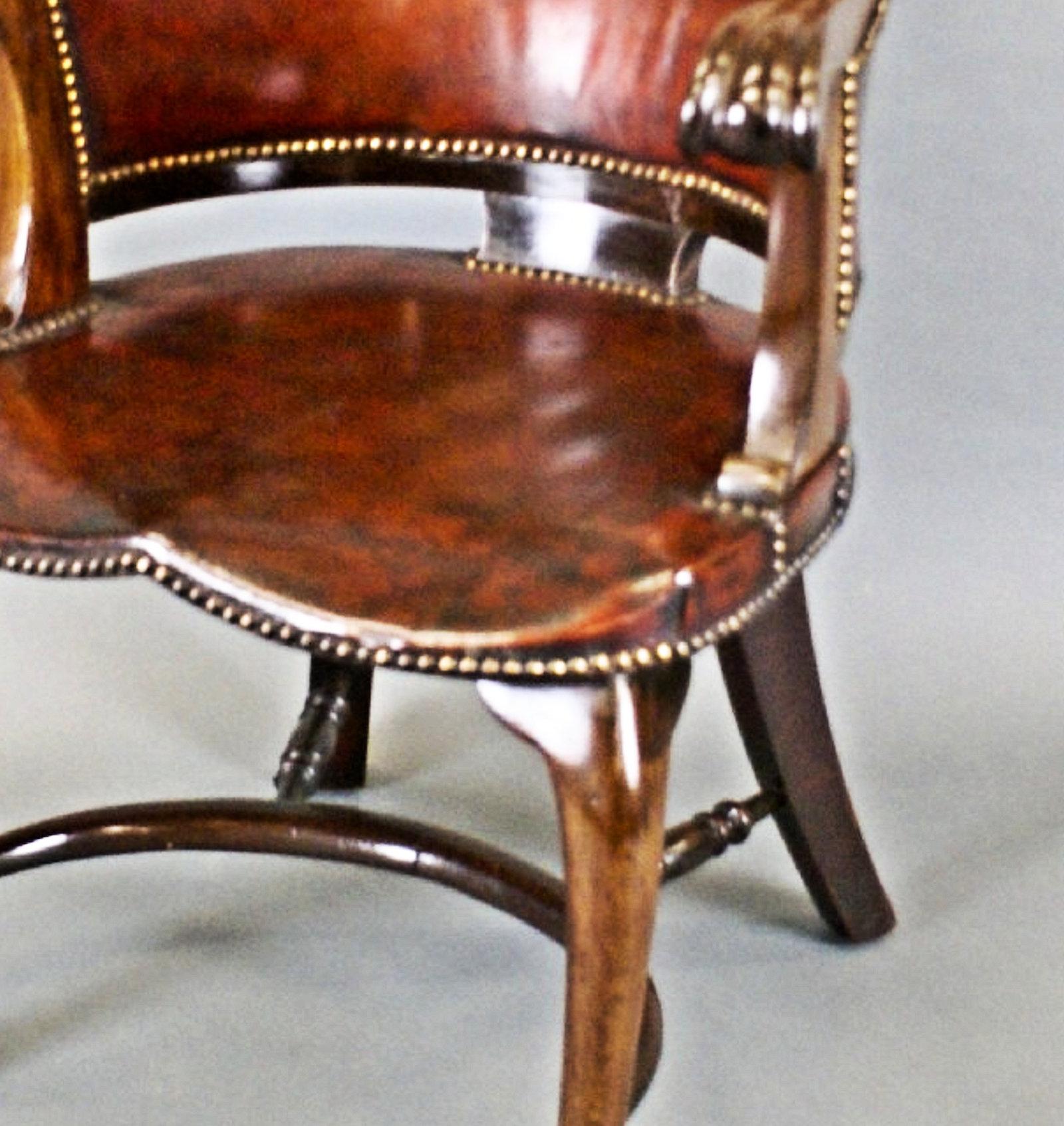 Hand-Carved Turn of the Century English Leather and Walnut Armchair For Sale
