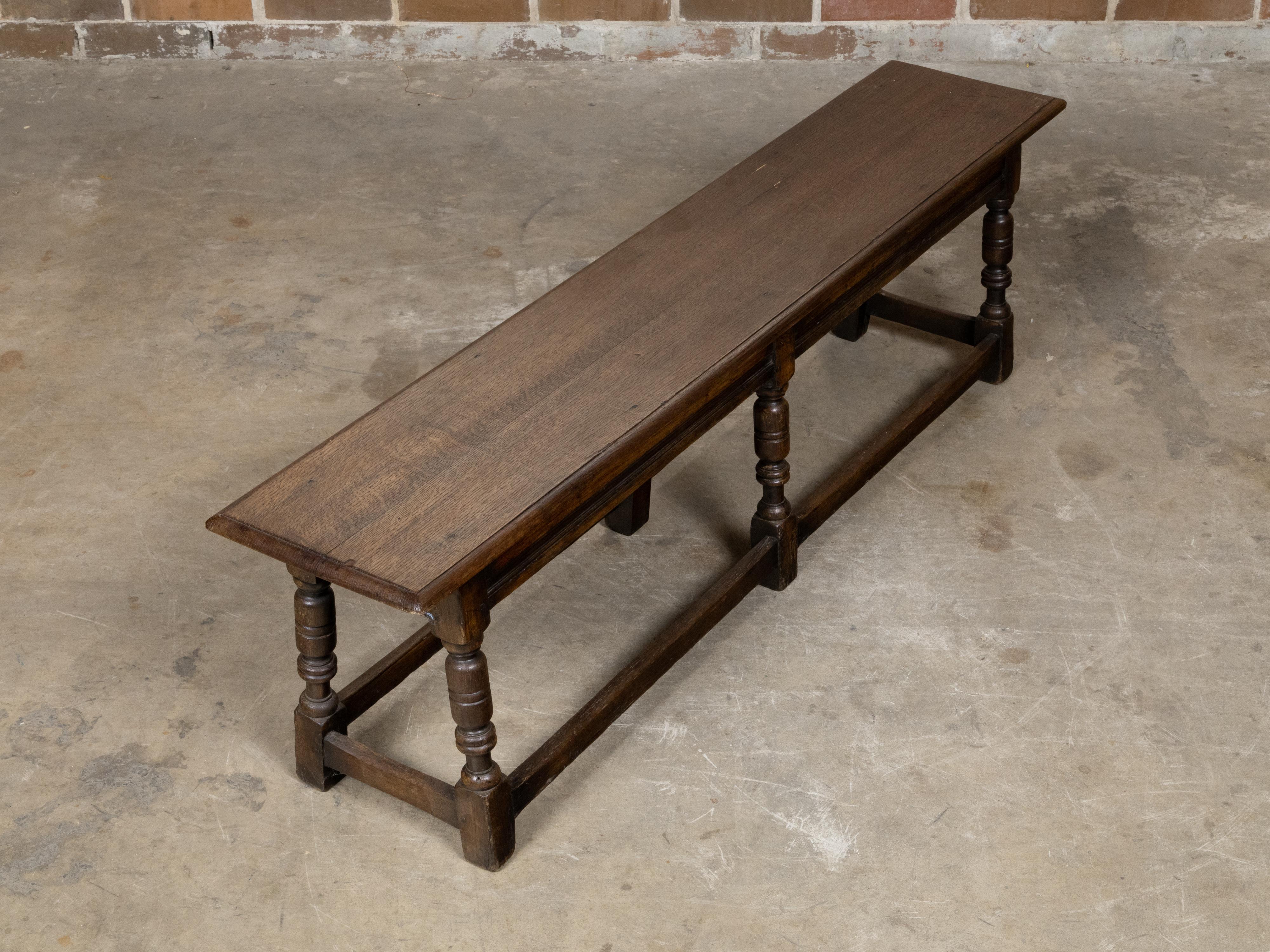 XX secolo Panchina di fine secolo in Oak inglese del 1900 con gambe a balaustro tornite in vendita