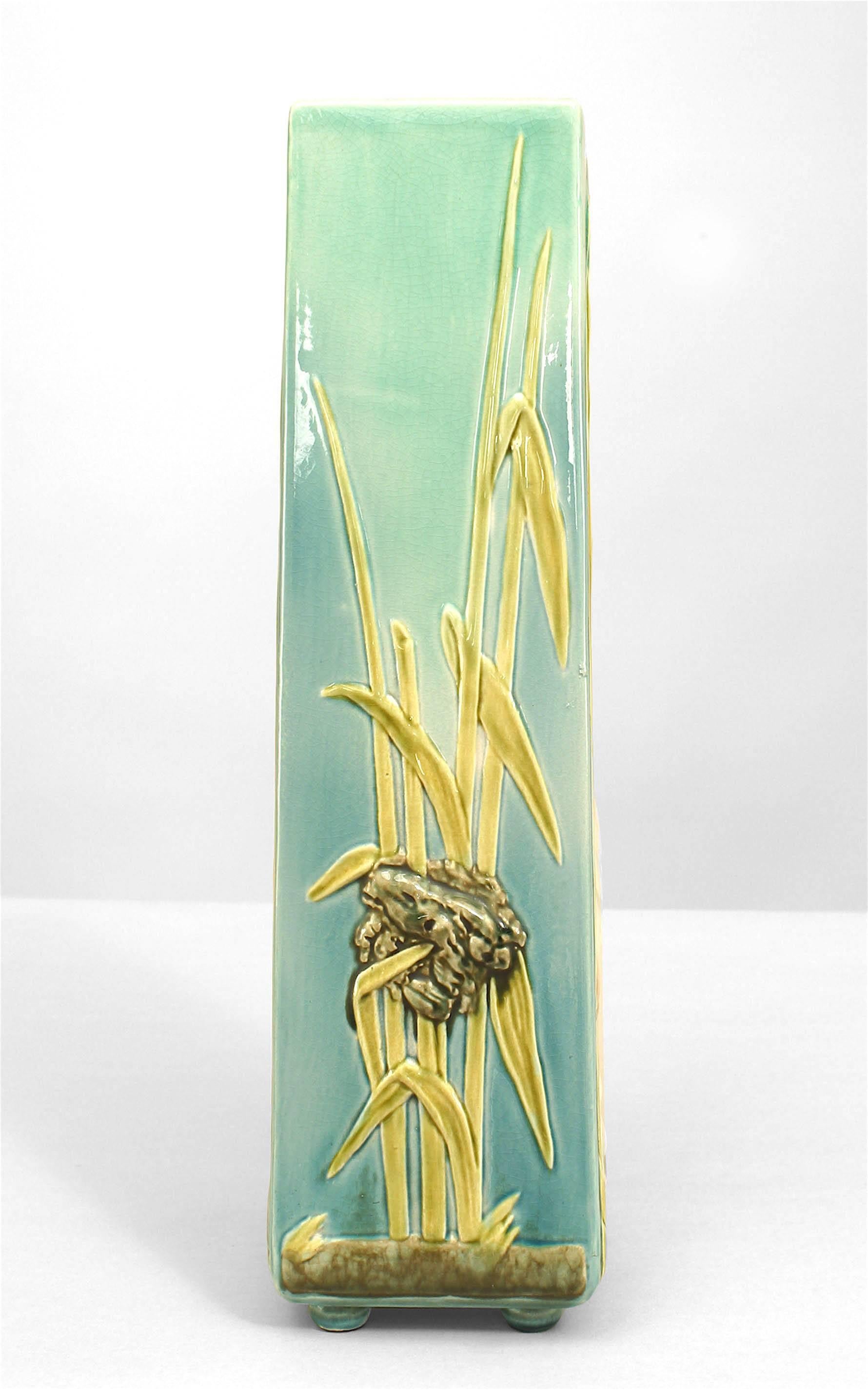 Vase Heron allemand continental en porcelaine bleue Bon état - En vente à New York, NY