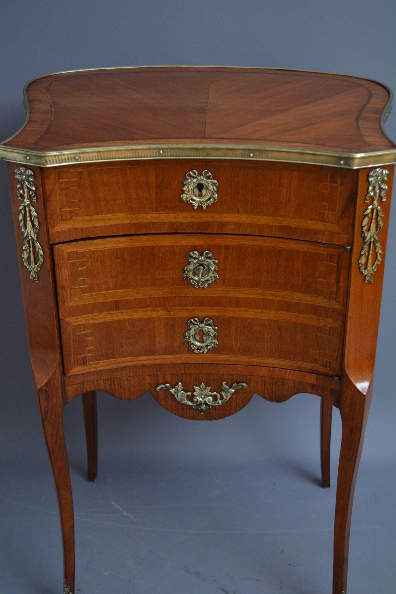 Turn of the Century French Shaped Table in Walnut For Sale 6
