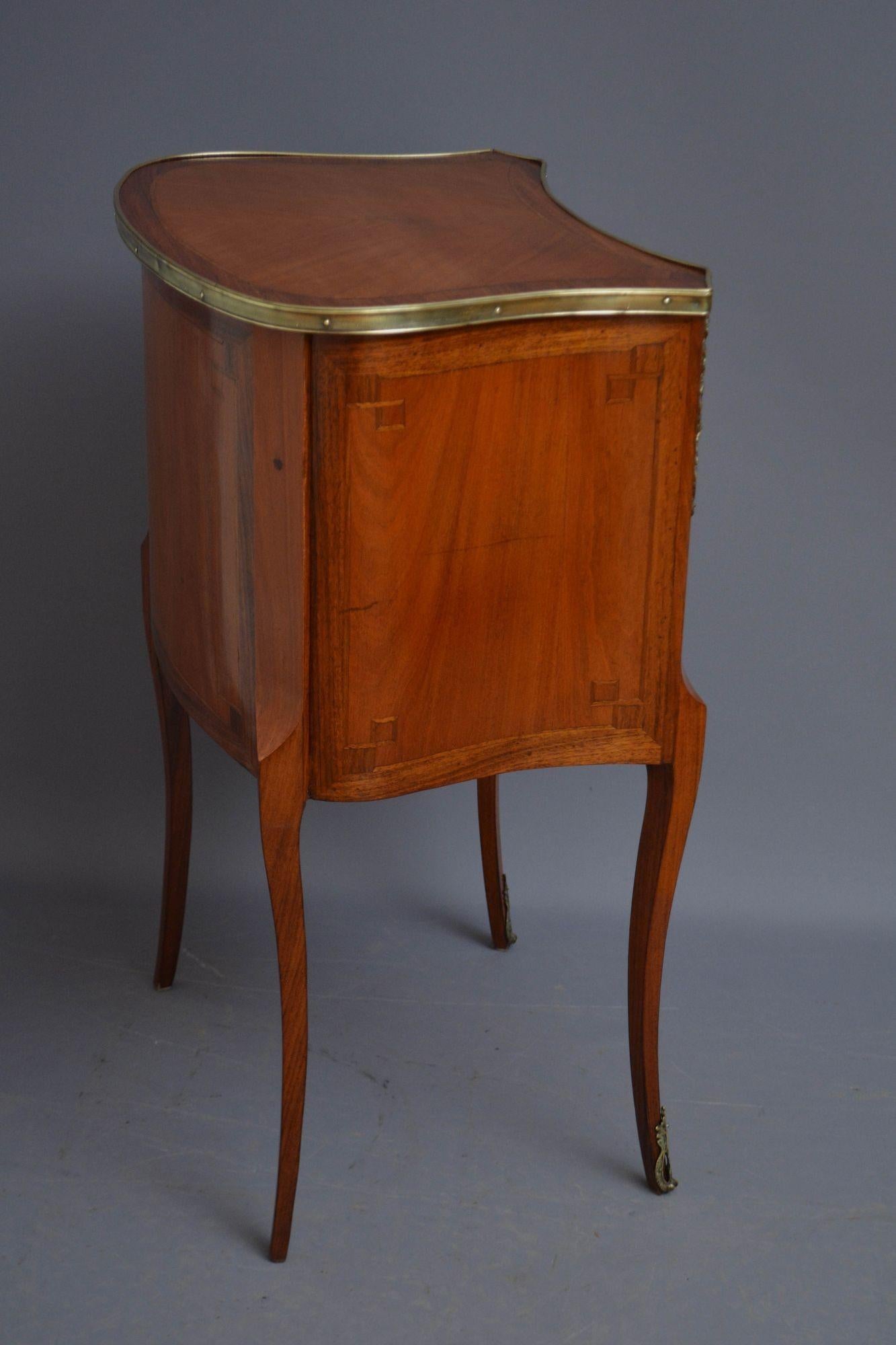 Turn of the Century French Shaped Table in Walnut For Sale 13