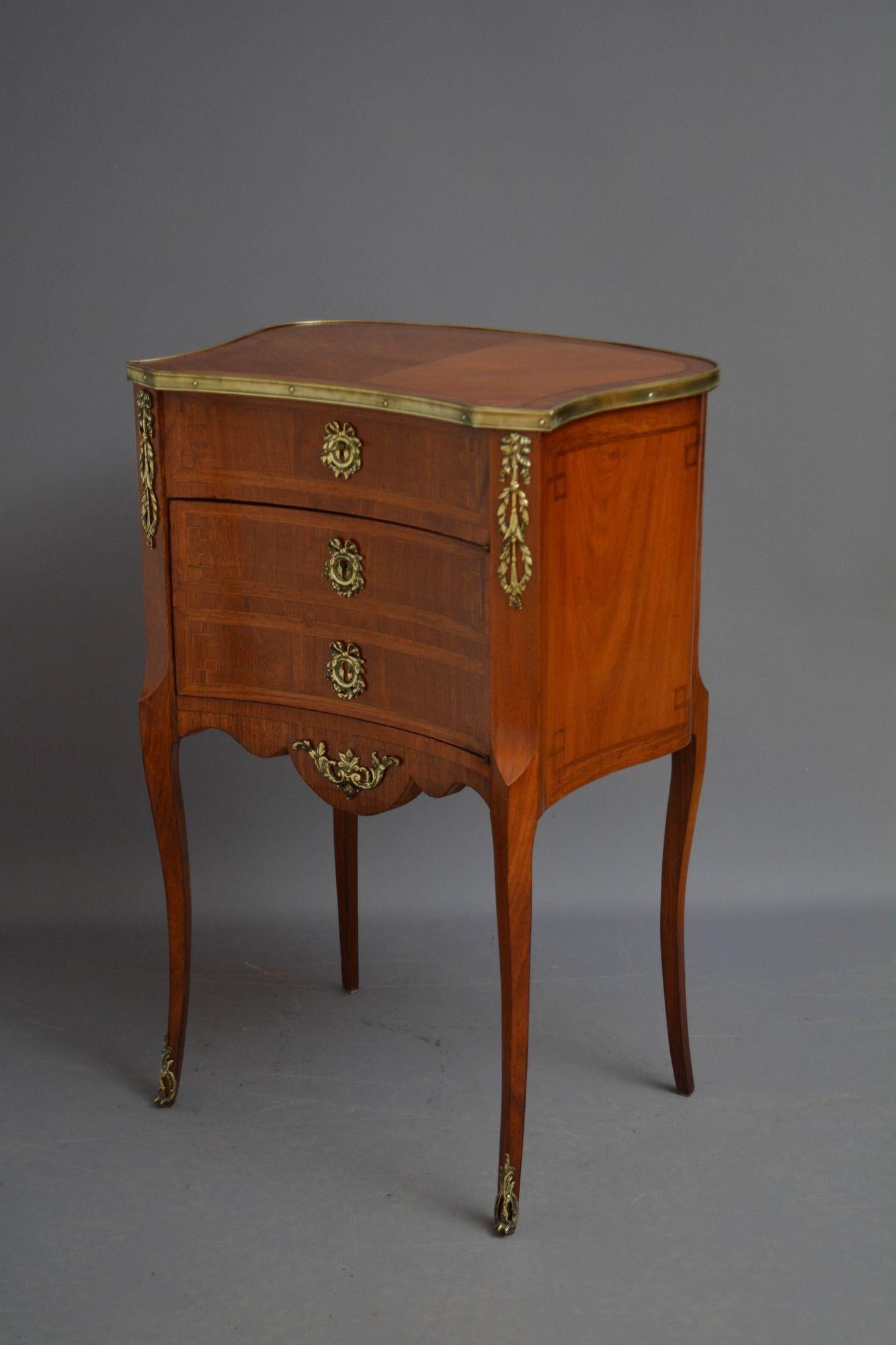 20th Century Turn of the Century French Shaped Table in Walnut For Sale