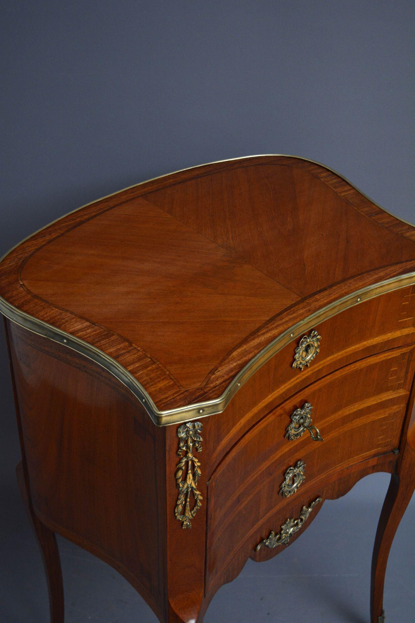 Turn of the Century French Shaped Table in Walnut For Sale 2