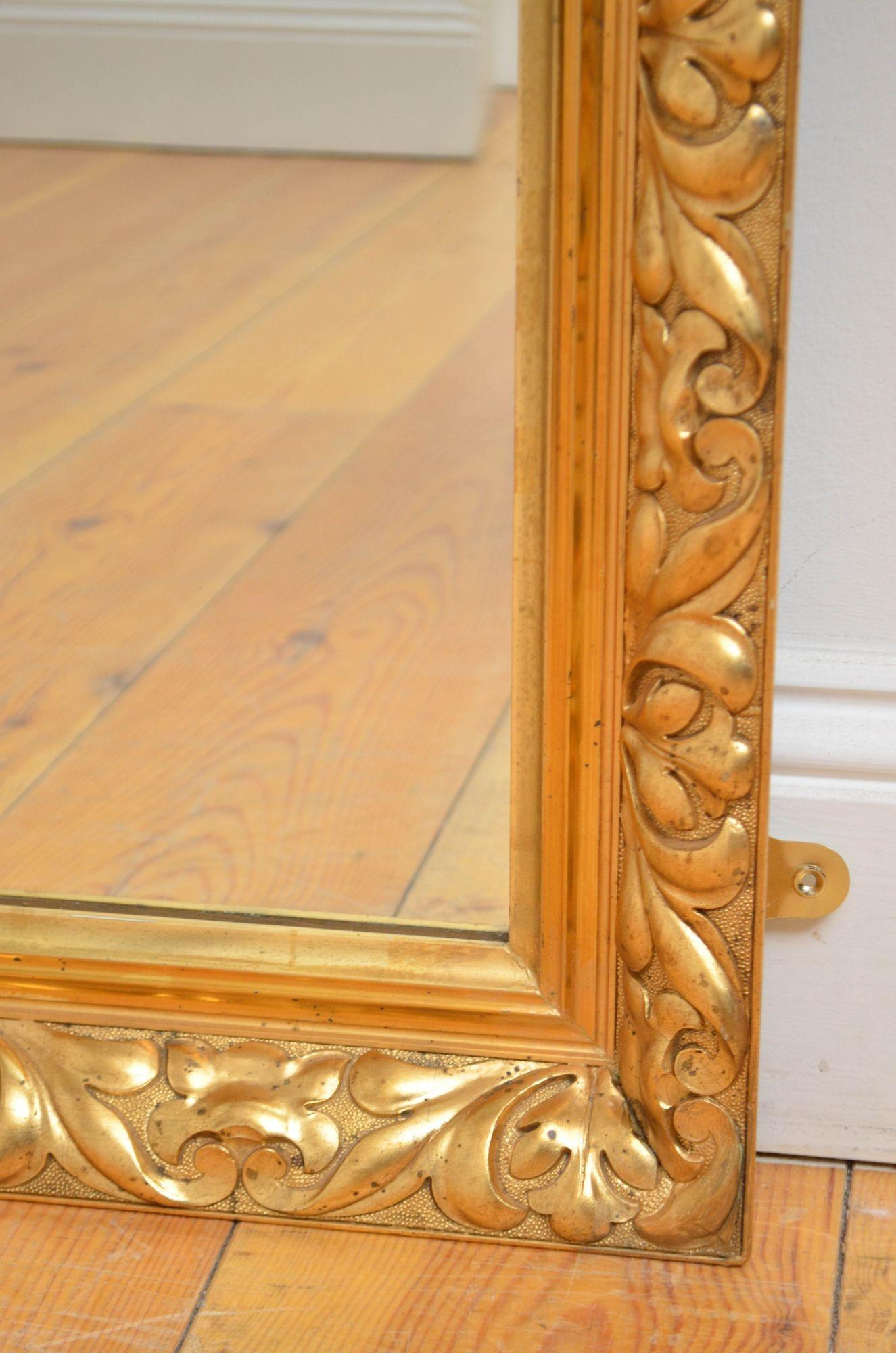Specchio da parete in legno dorato di fine secolo H85cm in vendita 5