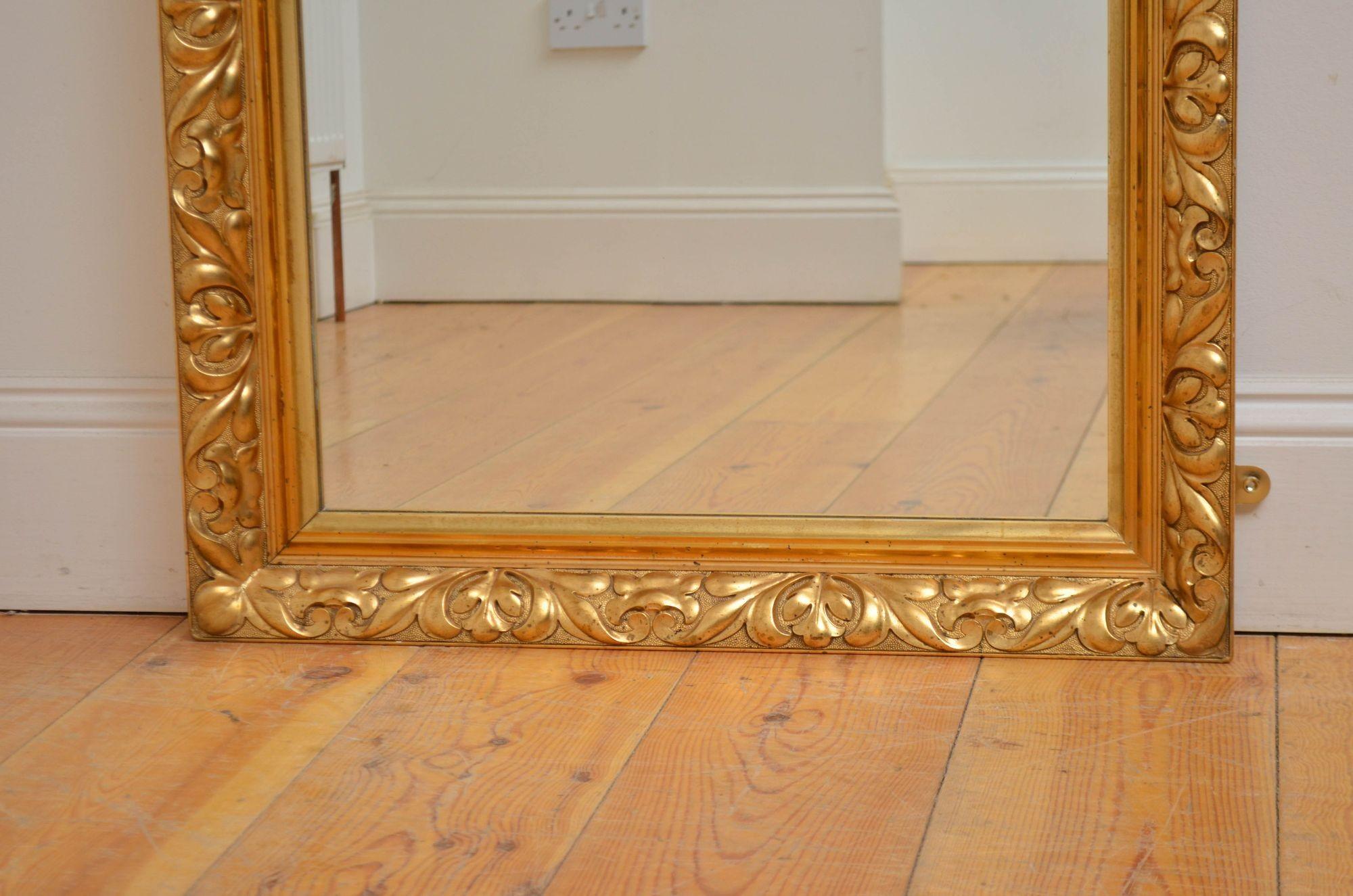 Pino Specchio da parete in legno dorato di fine secolo H85cm in vendita