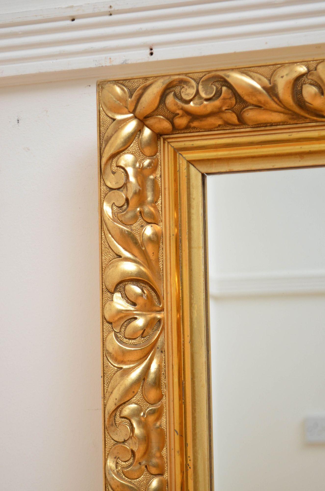 Specchio da parete in legno dorato di fine secolo H85cm in vendita 3