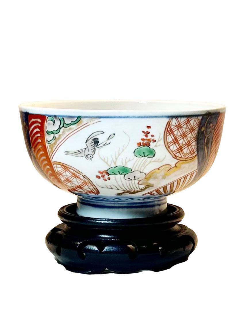Turn Of The Century Japanese Imari Rice Bowl In Good Condition For Sale In Tampa, FL