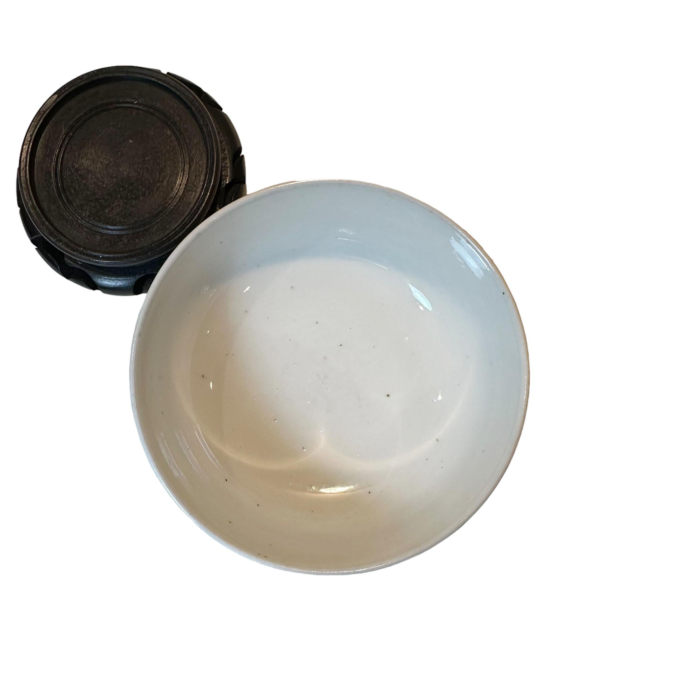 Porcelain Turn Of The Century Japanese Imari Rice Bowl For Sale