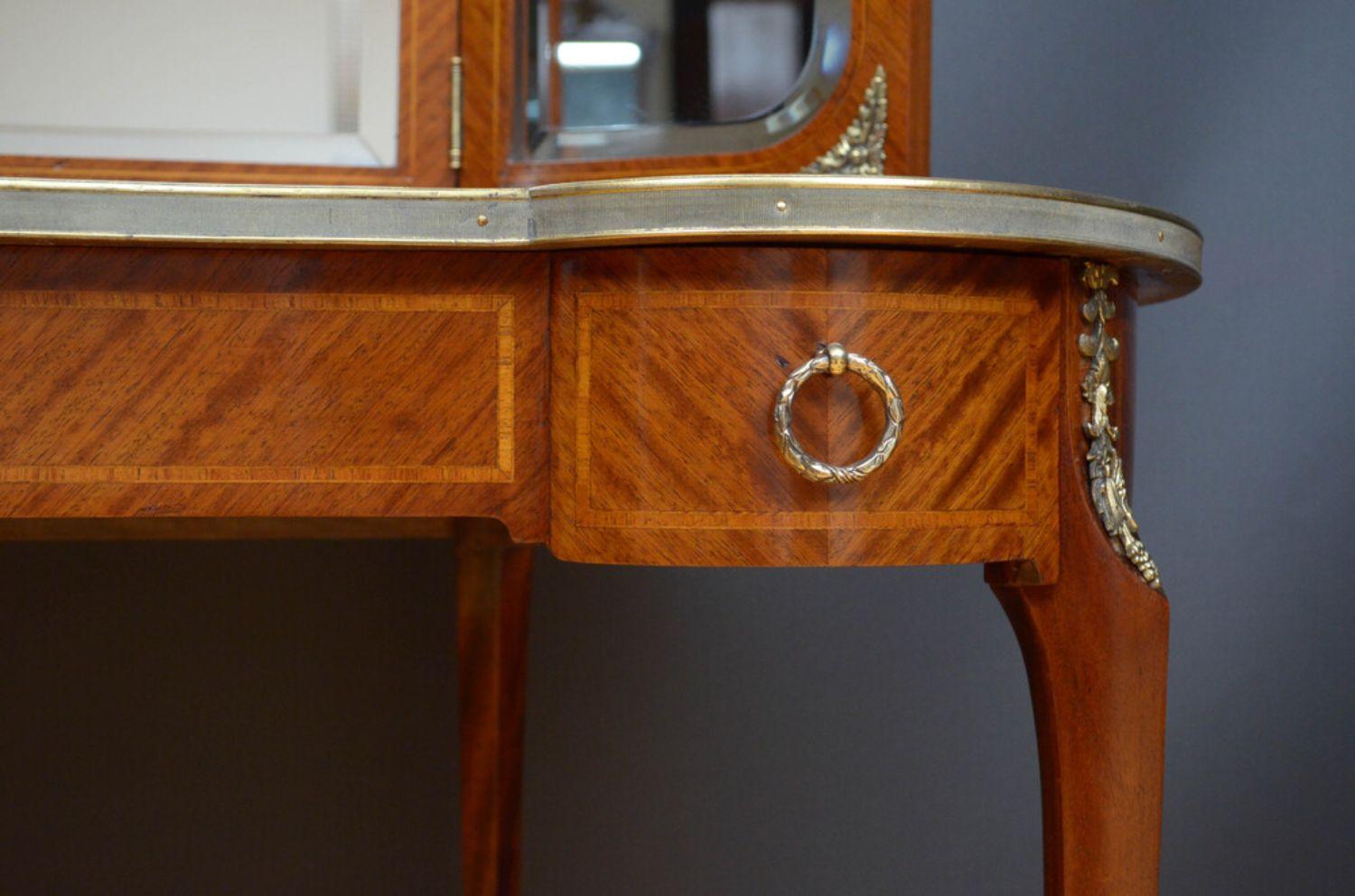 Turn of The Century Kingwood Dressing Table For Sale 8