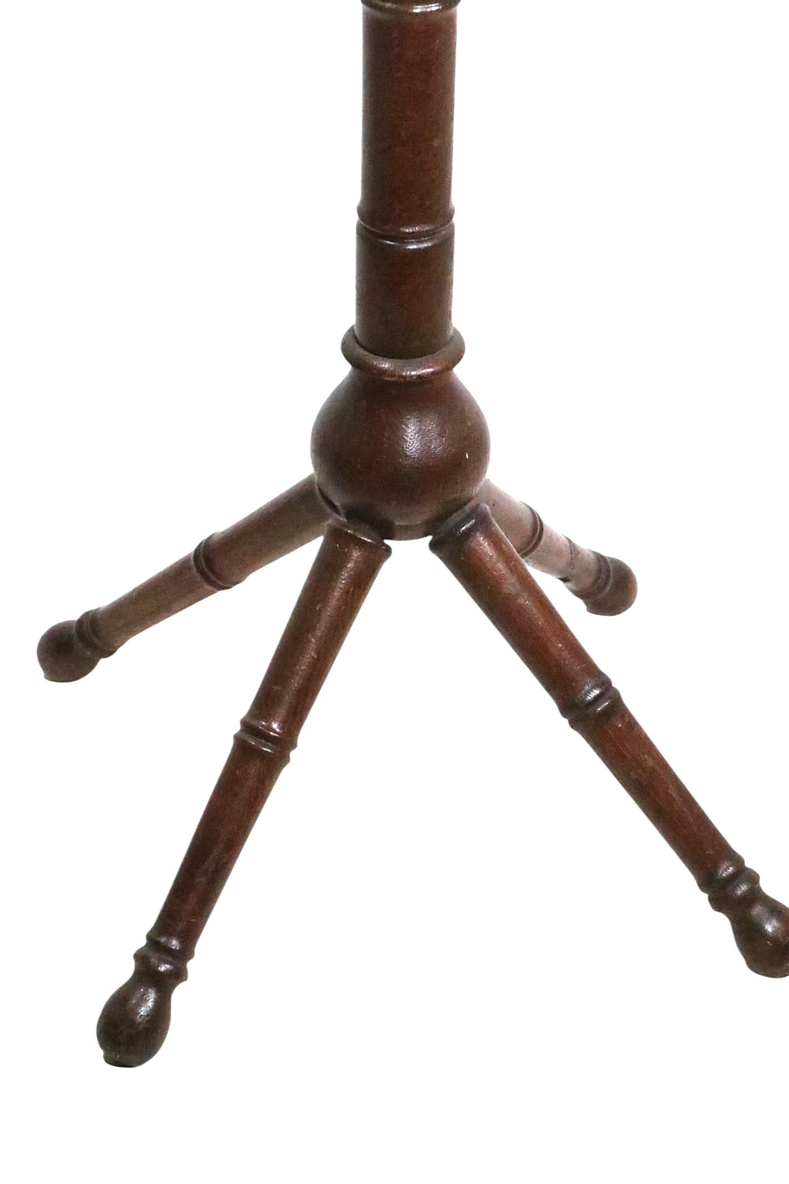 Estetismo Albero appendiabiti in legno di Oak di fine secolo in vendita