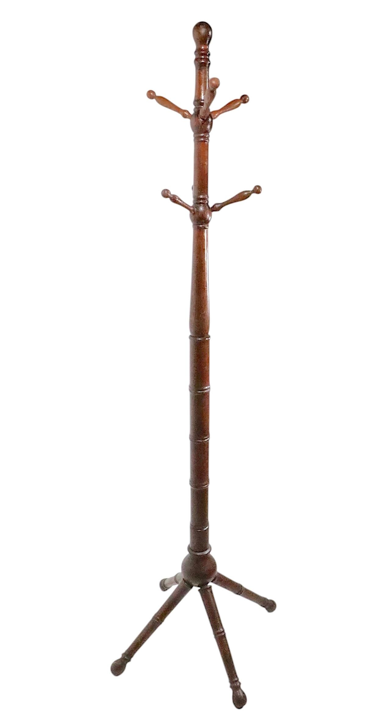 Albero appendiabiti in legno di Oak di fine secolo in vendita 2