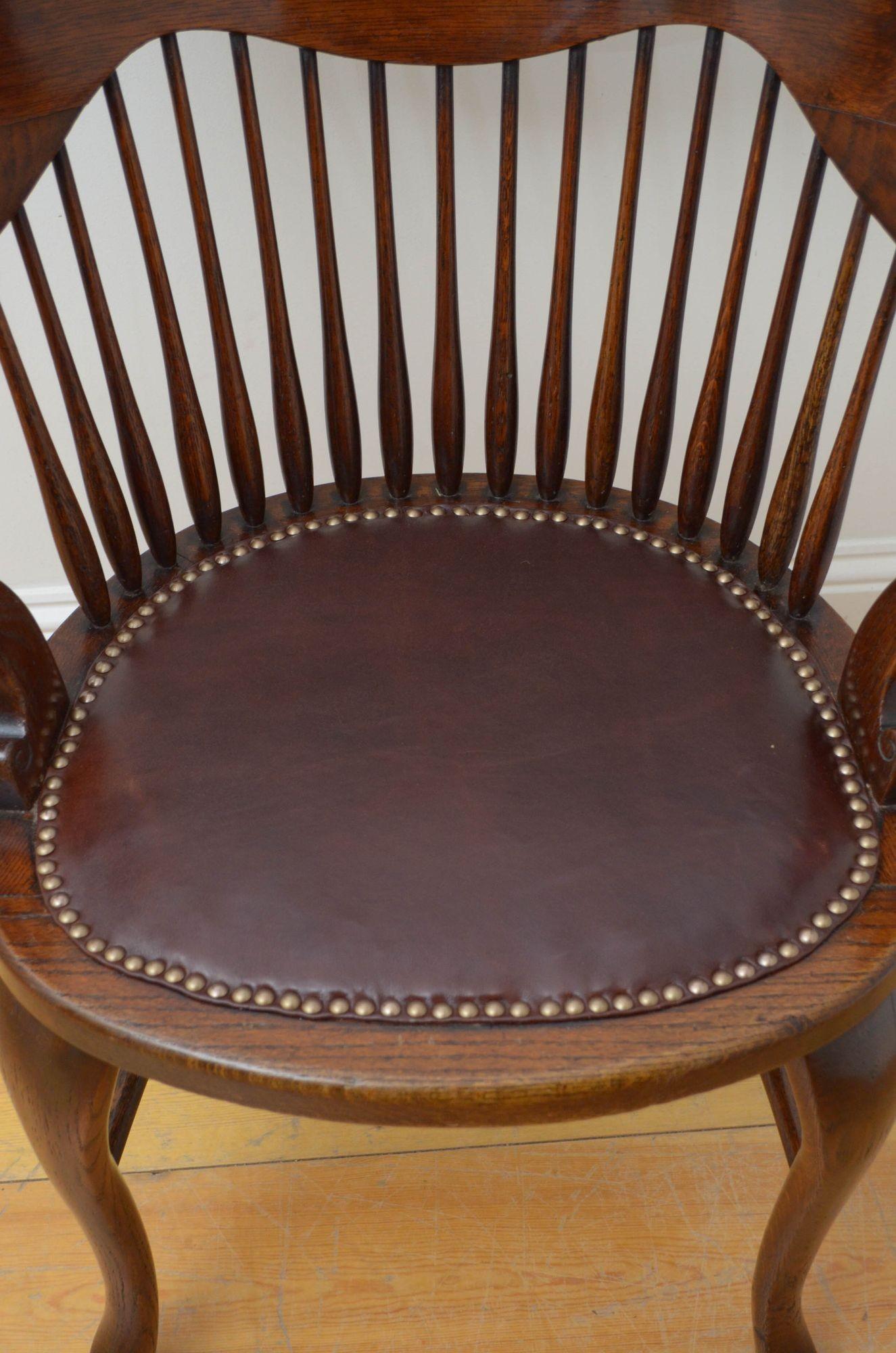 Turn of The Century Oak Desk Chair Office Chair In Good Condition For Sale In Whaley Bridge, GB