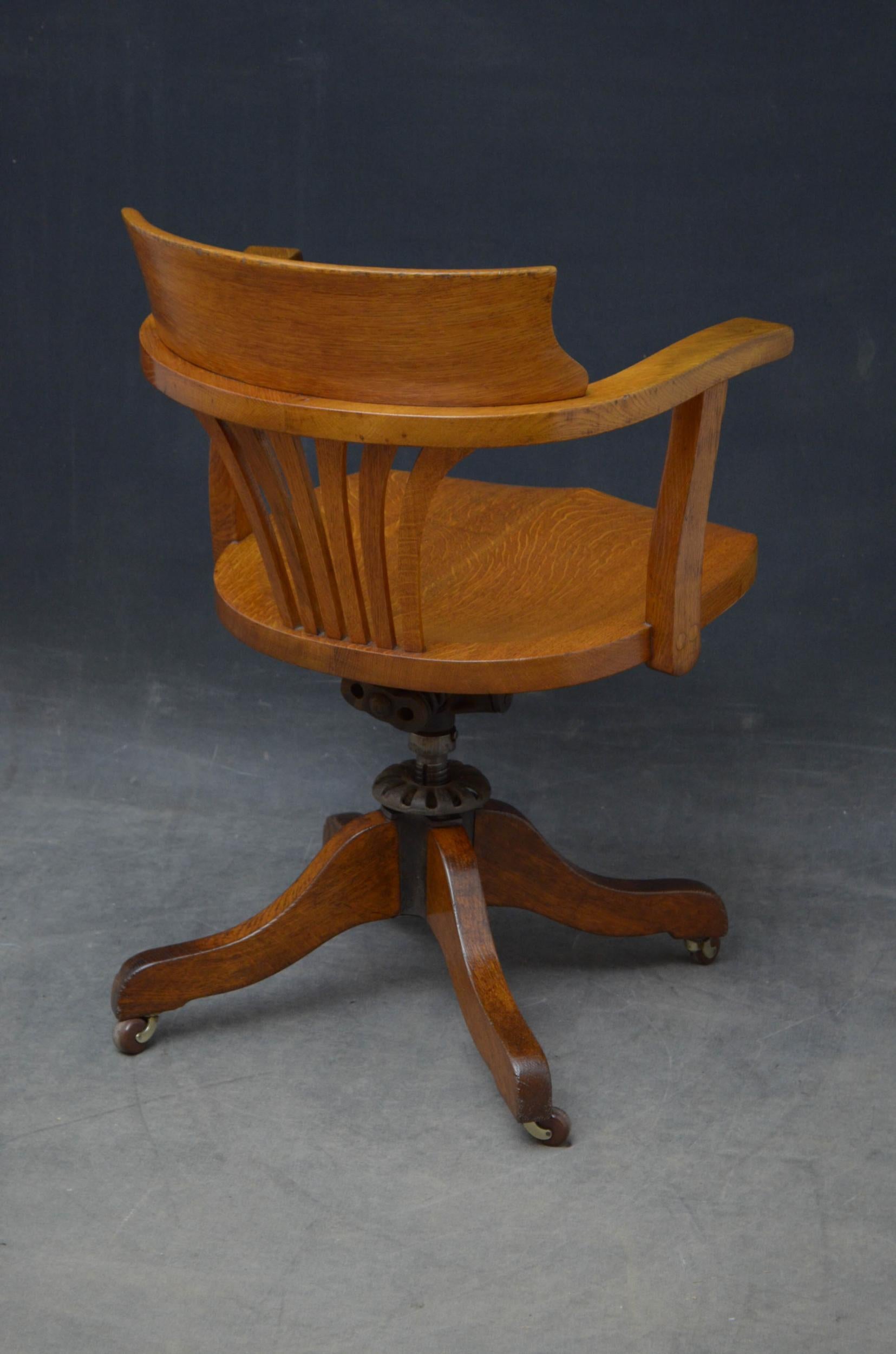 Turn of the Century Oak Office Chair For Sale 2