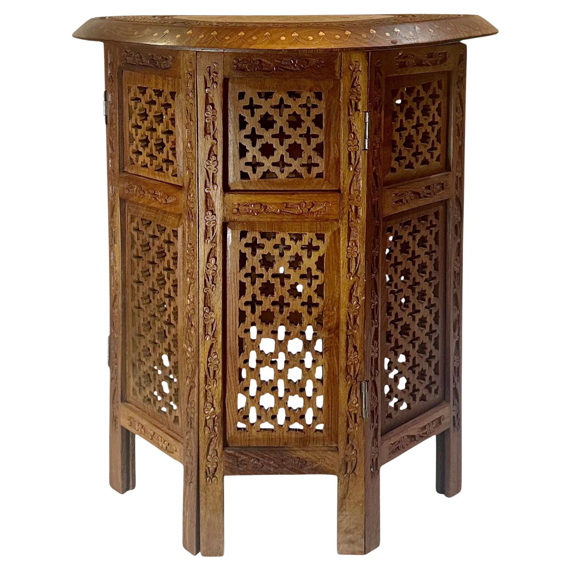 Mesa auxiliar estilo otomano de principios de siglo