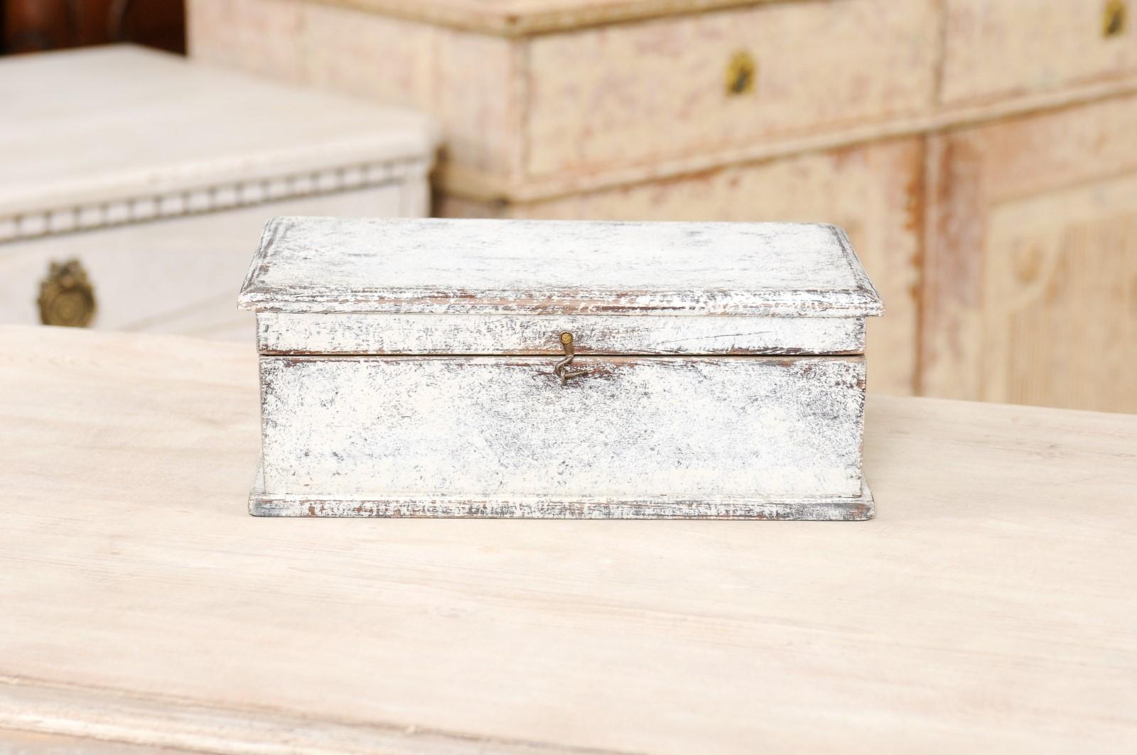 Turn of the Century Swedish 1900s Painted Decorative Box with Distressed Patina 7