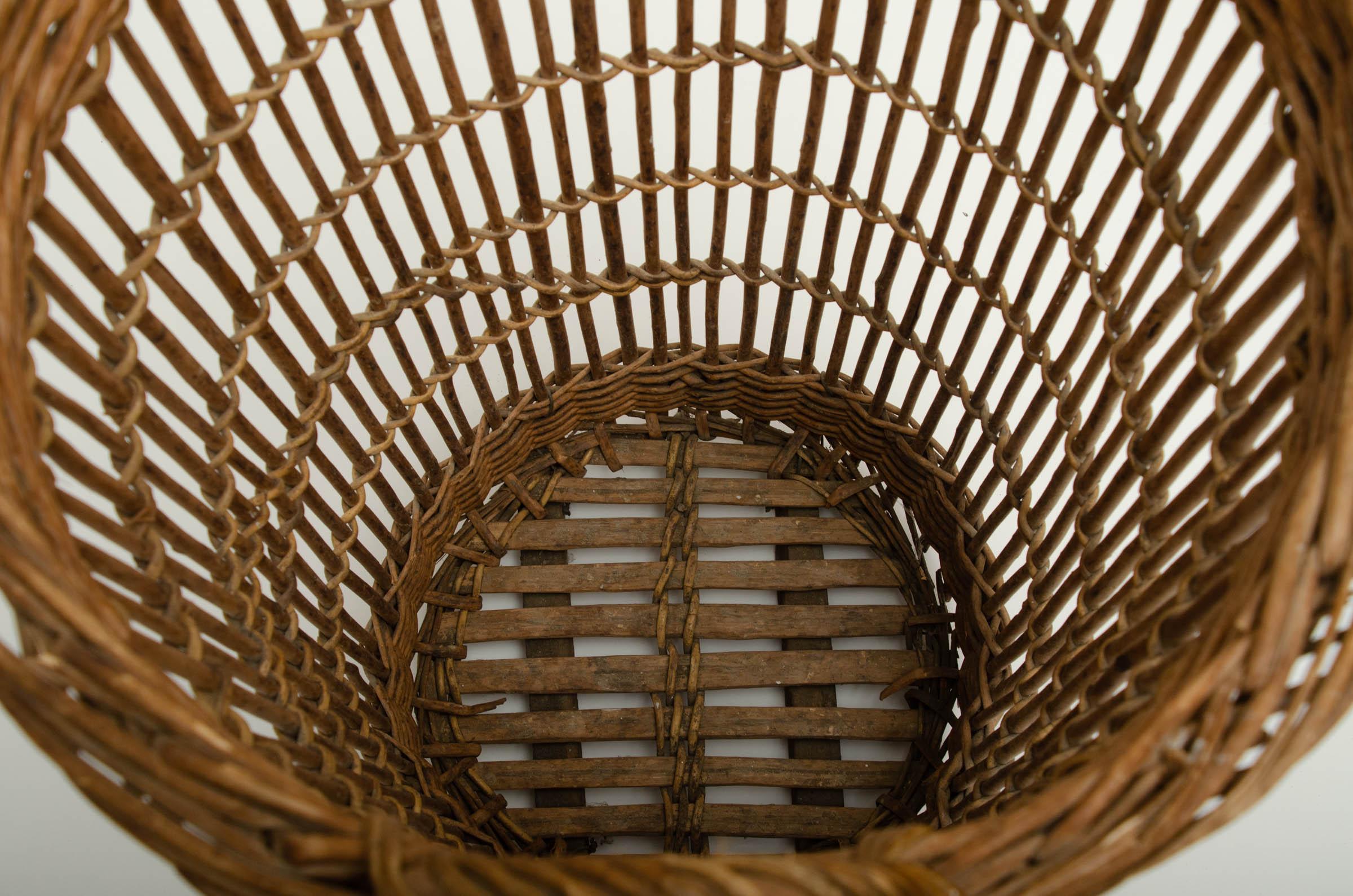 Turn of the Century Wicker Basket, Burgundy, circa 1900 For Sale 1