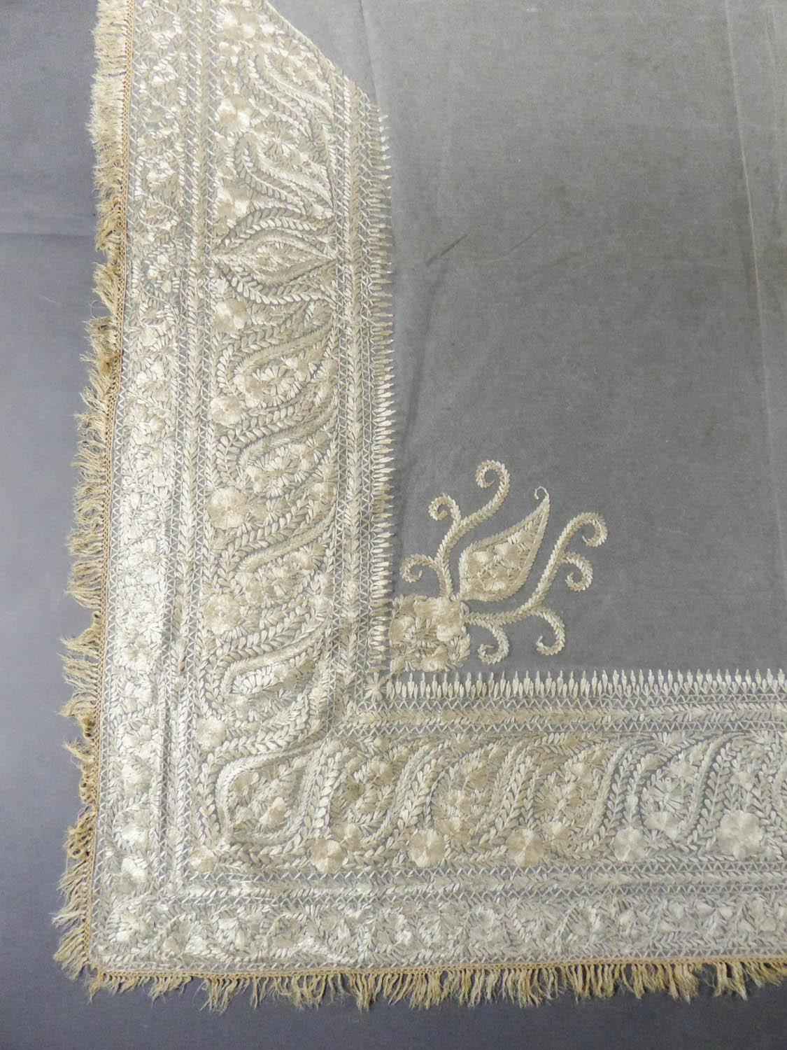 Beige Turn-over shawl in Silk embroidered on Cotton Net - Circa 1840