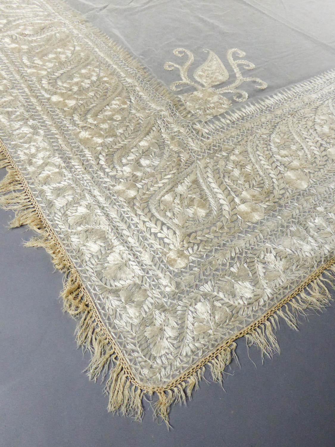 Women's Turn-over shawl in Silk embroidered on Cotton Net - Circa 1840
