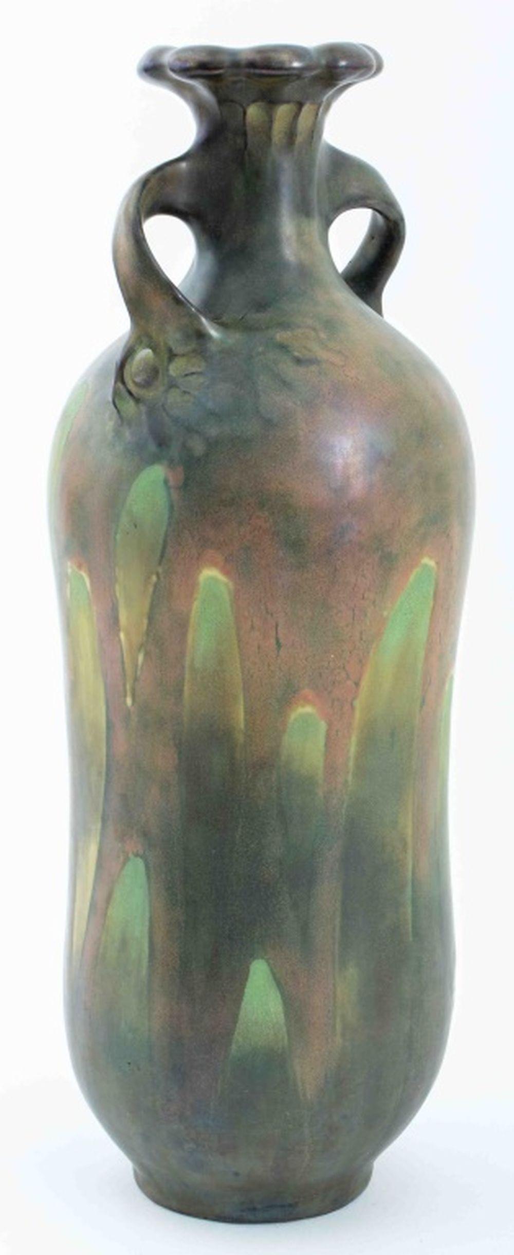 Début du 20ème siècle Vase en poterie d'art Amphora de Turn-Teplitz, vers 1900 en vente