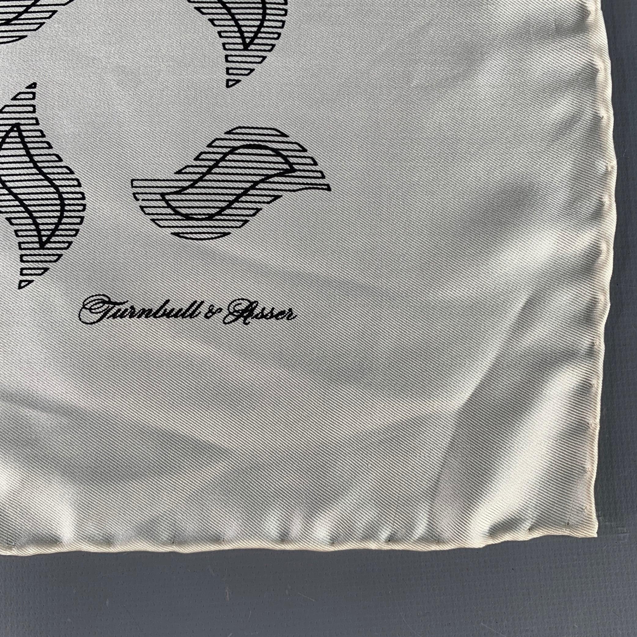 TURNBULL & ASSER Creme Schwarz Abstraktes Paisley Einstecktuch aus Seide im Zustand „Gut“ im Angebot in San Francisco, CA