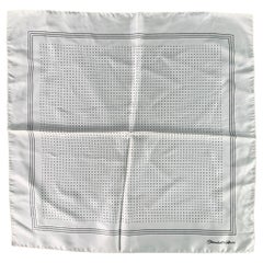TURNBULL & ASSER Cremefarbenes Schwarzes Polka Dot Einstecktuch aus Seide
