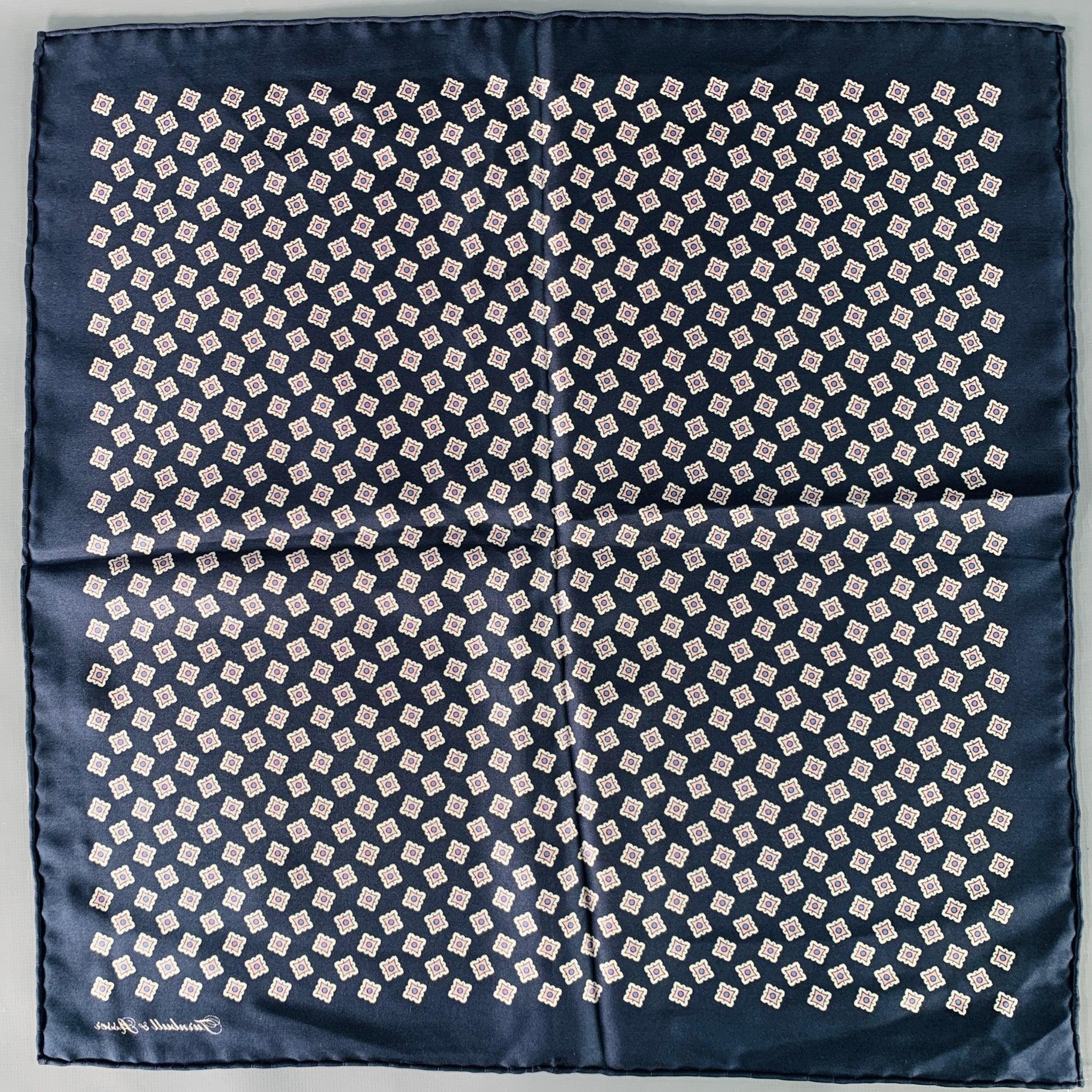 TURNBULL & ASSER Navy White Squares Einstecktuch aus Seide im Zustand „Gut“ im Angebot in San Francisco, CA