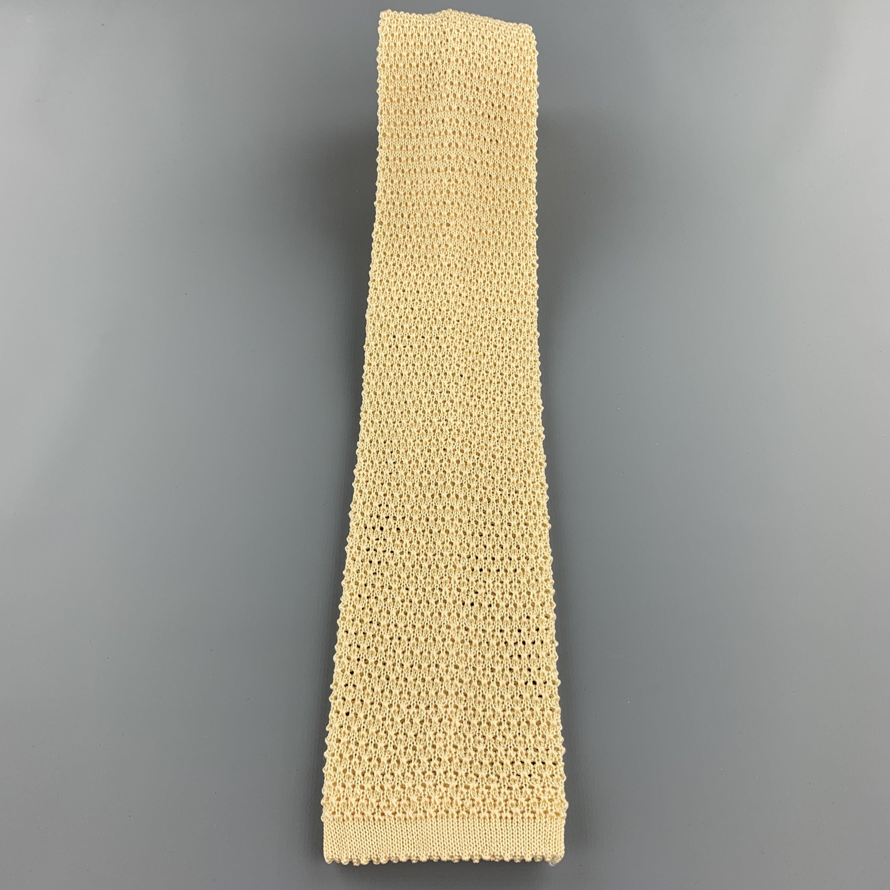 TURNBULL & ASSER Pastel Yellow Silk Textured Knit Tie In Excellent Condition For Sale In San Francisco, CA