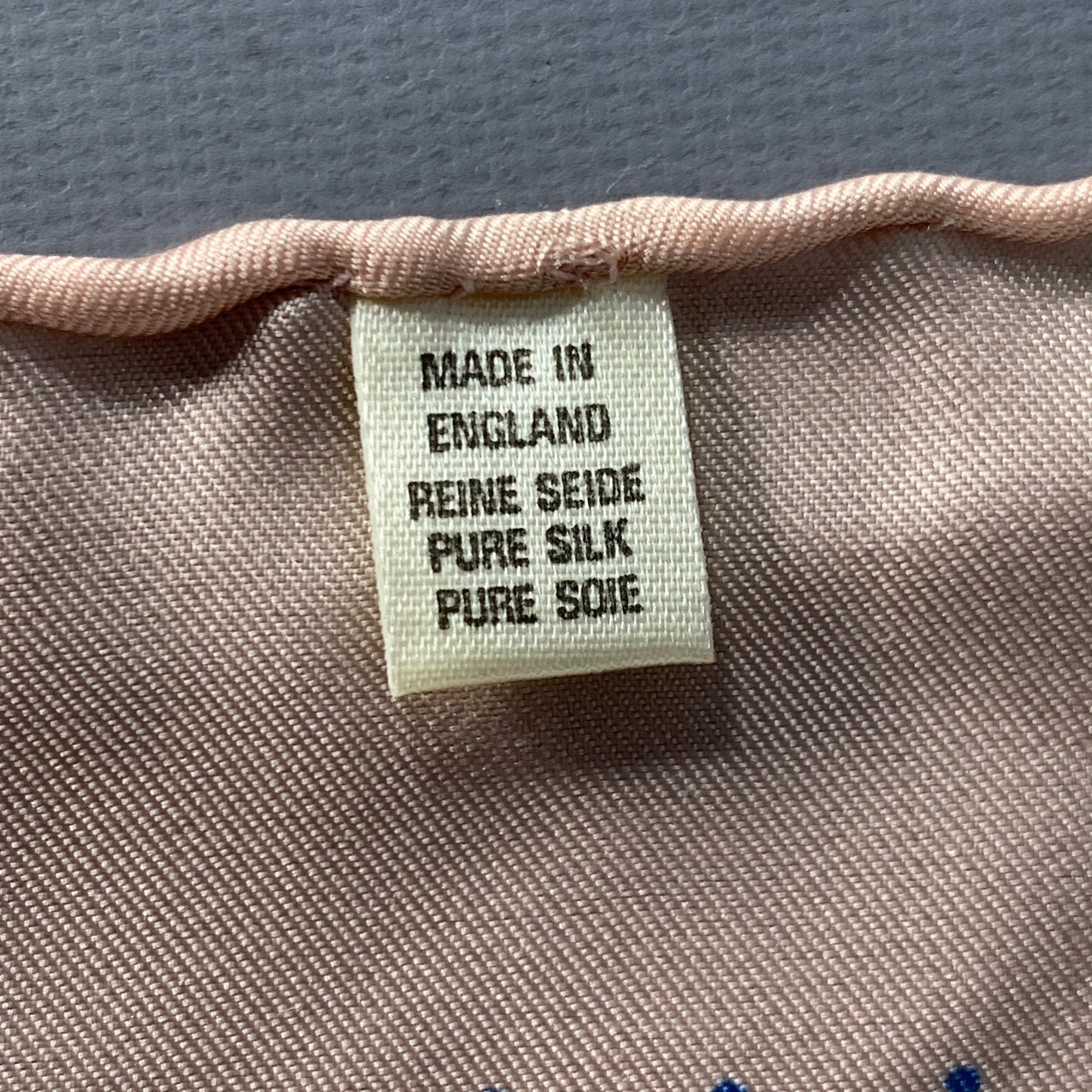 Uomo Turnbull & Asser Piazza da taschino in seta a pois rosa e blu in vendita