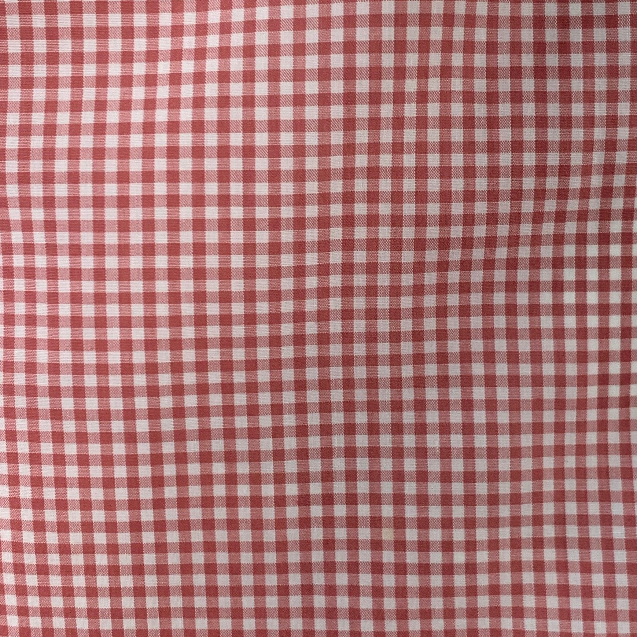 Langärmeliges Vintage-Hemd von TURNBULL & ASSER aus weißem und ziegelfarbenem Baumwollgewebe mit Gingham-Muster, geschwungenem Kragenausschnitt und Knopfverschluss. Made in UK.Excellent Pre-Owned Condition. 

Markiert:   16.5/42 

Abmessungen: 
