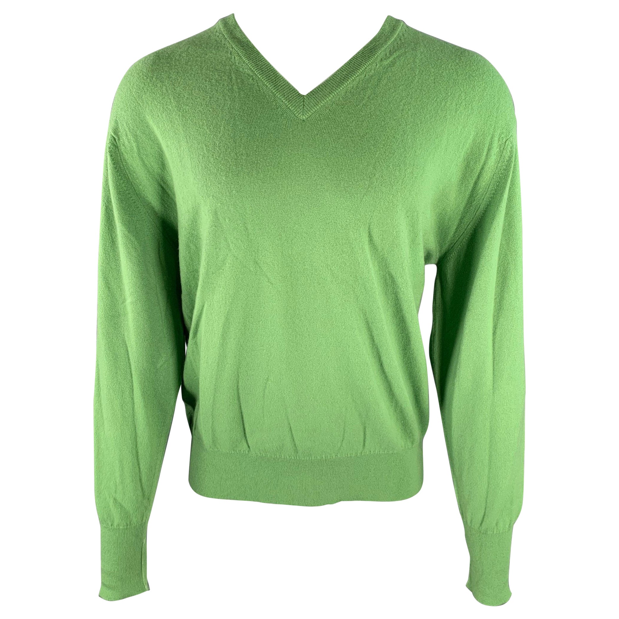 TURNBULL & ASSER Size XL Green Knitted Cashmere V-Neck Sweater For Sale