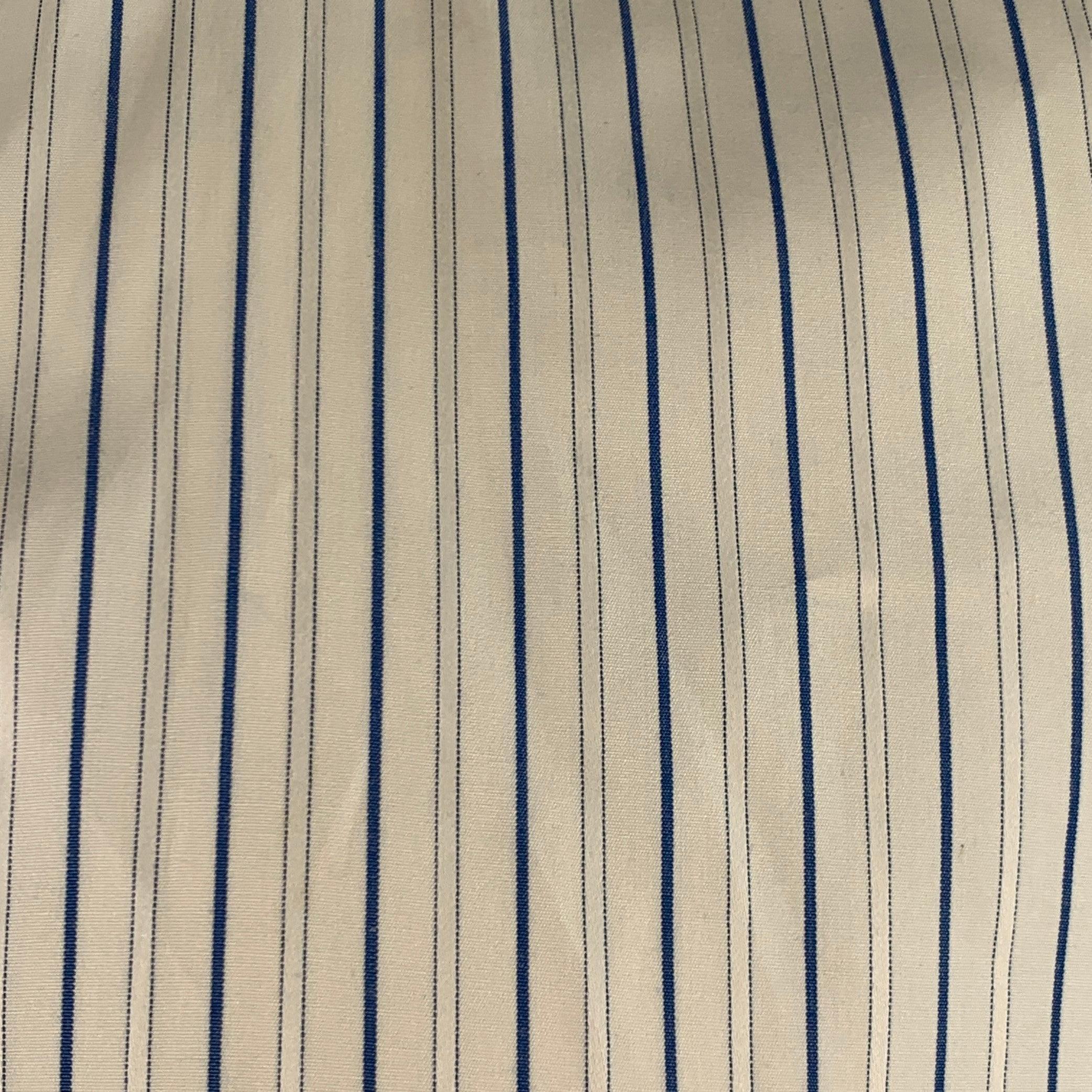 Vintage TURNBULL & ASSER Langarmhemd aus weißem Baumwollgewebe mit blauem Streifenmuster, französischen Manschetten und Knopfverschluss. Wird mit einem Paar einfacher Manschettenknöpfe geliefert. Made in UK.Guter, gebrauchter Zustand. Mehrere schwer