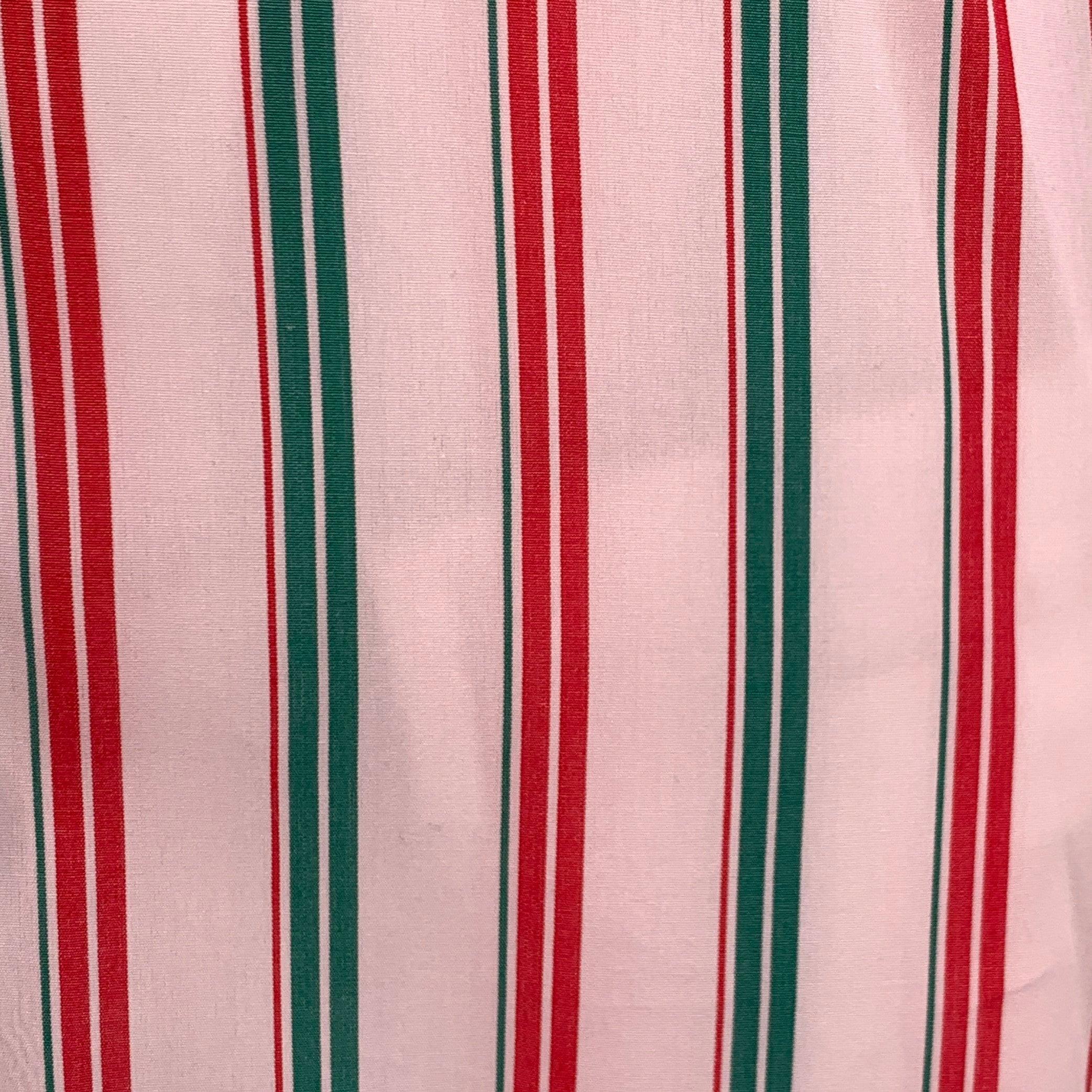 Vintage TURNBULL & ASSER Langarmhemd aus weißem Baumwollgewebe mit grünem und rotem Streifenmuster, französischen Manschetten und Knopfverschluss. Wird mit einem Paar einfacher Manschettenknöpfe geliefert. Made in UK.Guter, gebrauchter Zustand.
