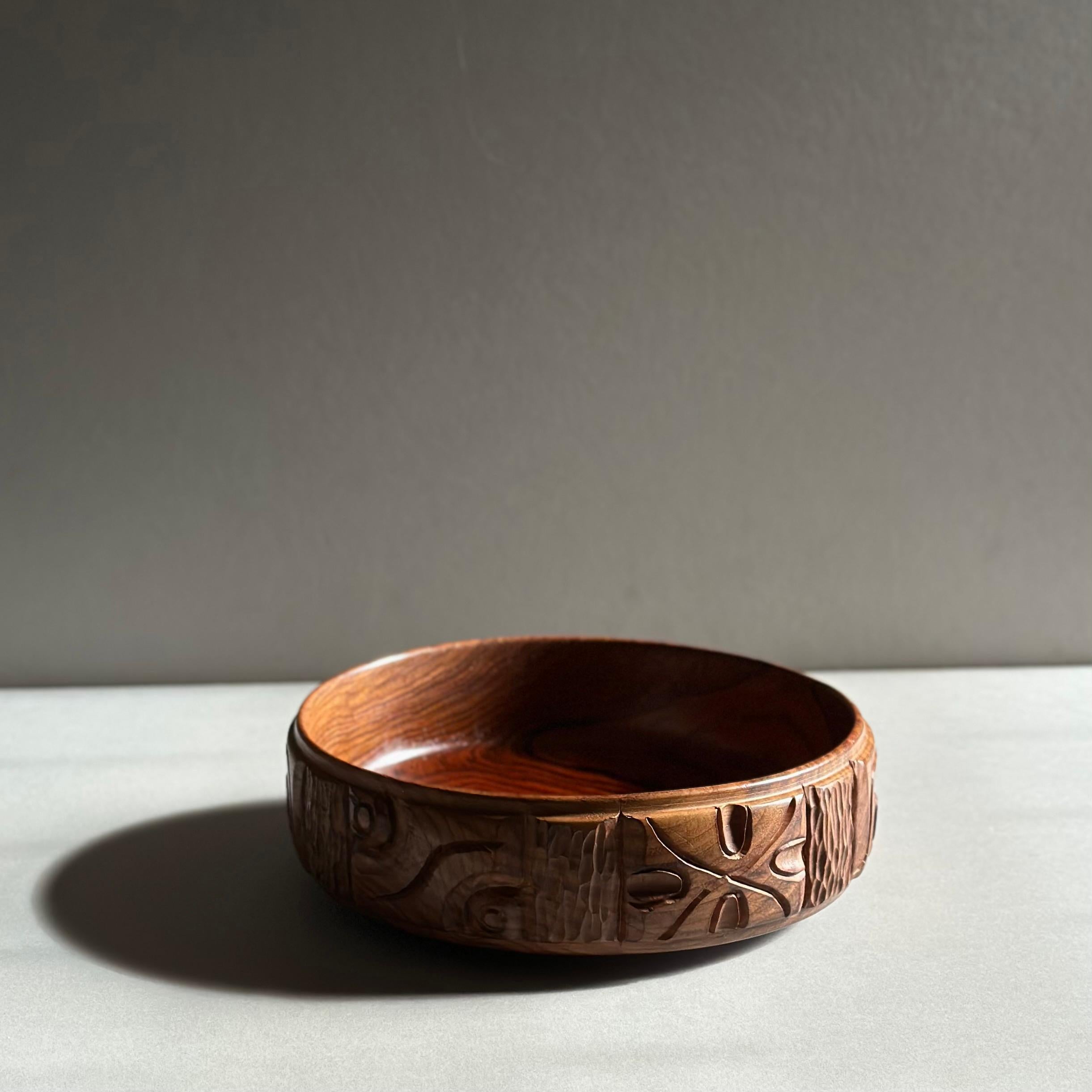 20th Century Turned and Hand Carved Exotic Wood Bowl After Leroy Setziol For Sale