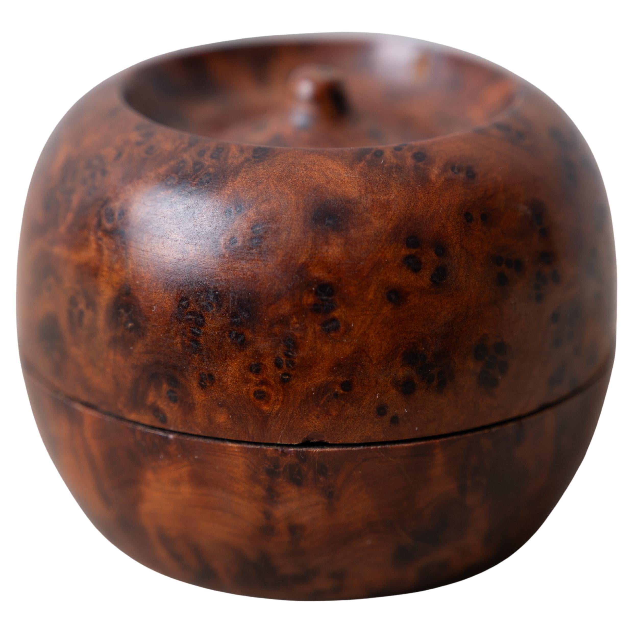 Gedrechselte Apfelmaser Wood Trinket Box im Angebot
